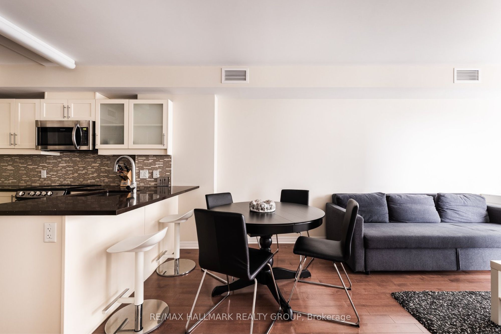 195 BESSERER Street 2106, Lower Town - Sandy Hill, ON K1N 0B6 photo 4