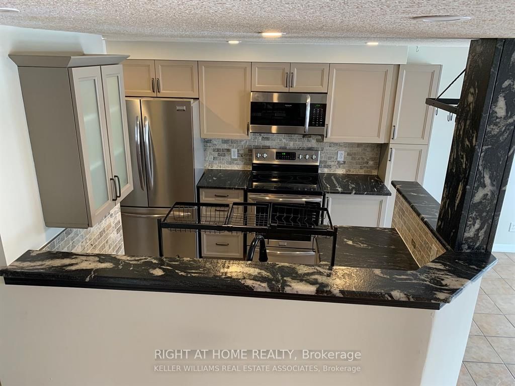 55 Activa Avenue, Kitchener, ON N2E 3R3 photo 2