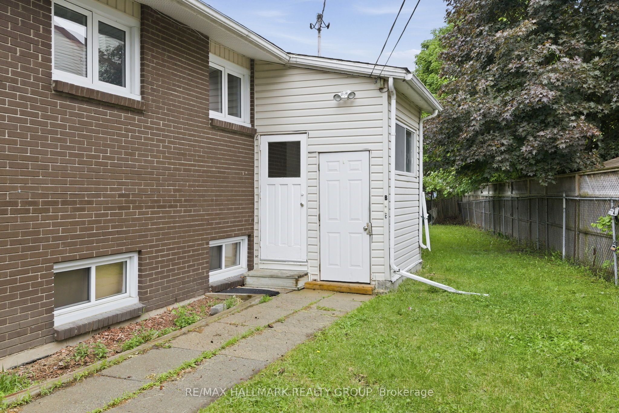 1259 Marenger Street, Orleans - Convent Glen and Area, ON K1C 1S1 photo 4