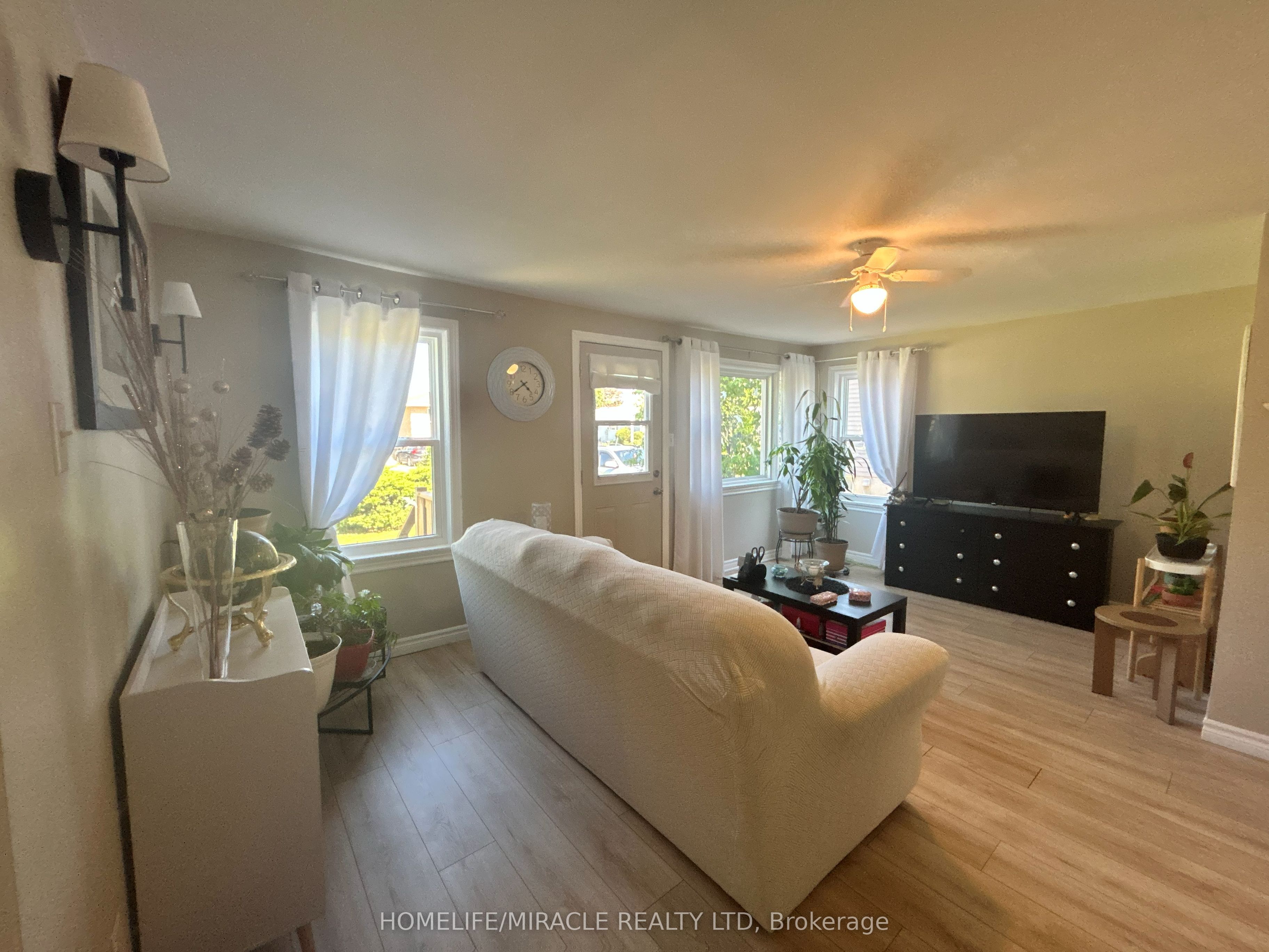 33 Ontario Street, Tillsonburg, ON N4G 2V7 photo 4
