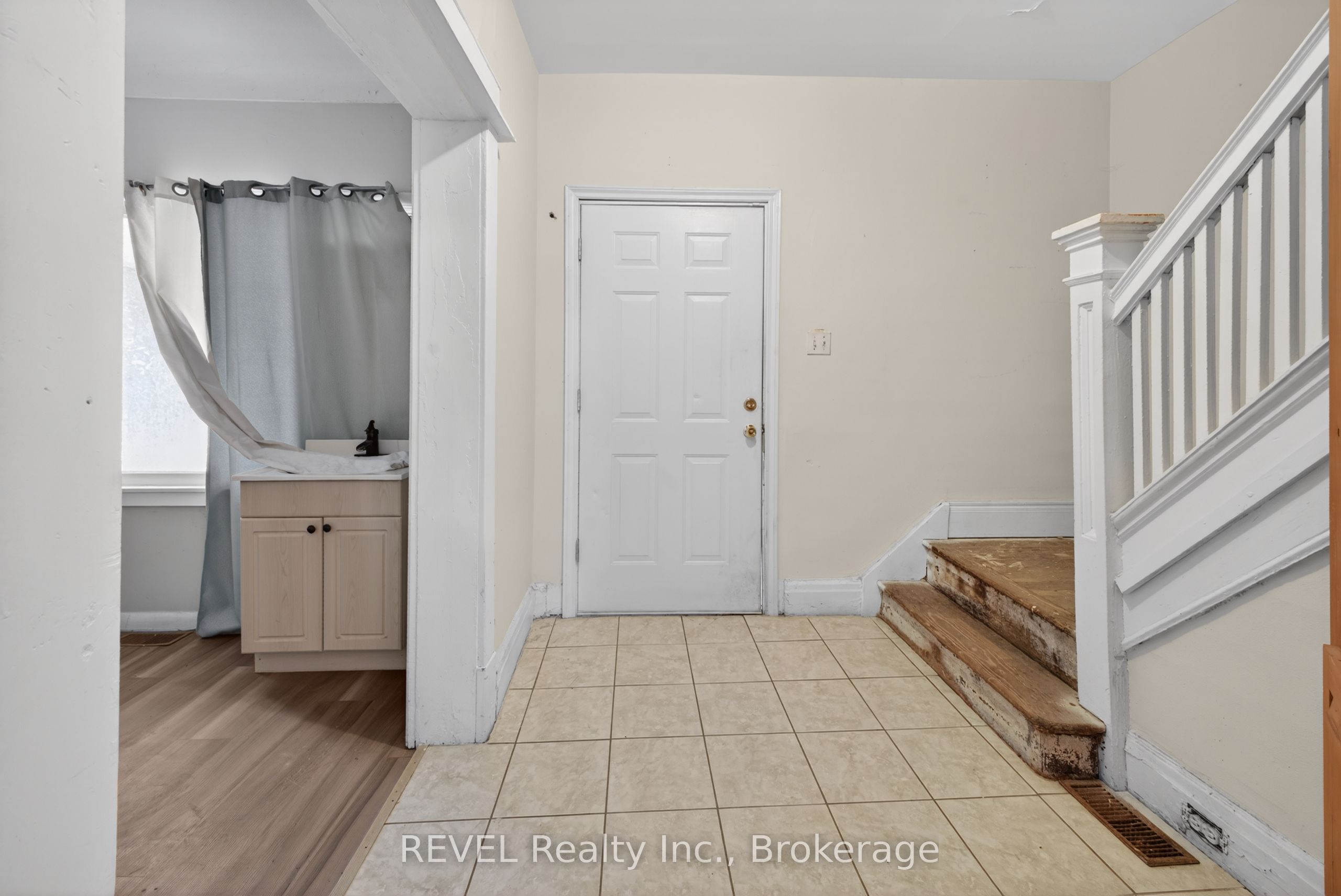 64 Division Street, St. Catharines, ON L2R 3G6 photo 3