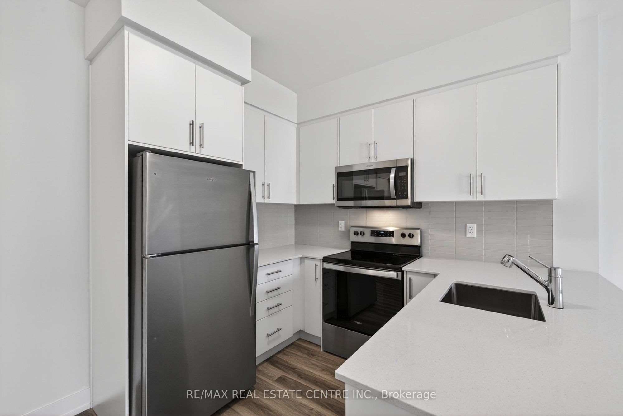 1100 Lackner Place 114, Kitchener, ON N2A 3R2 photo 2