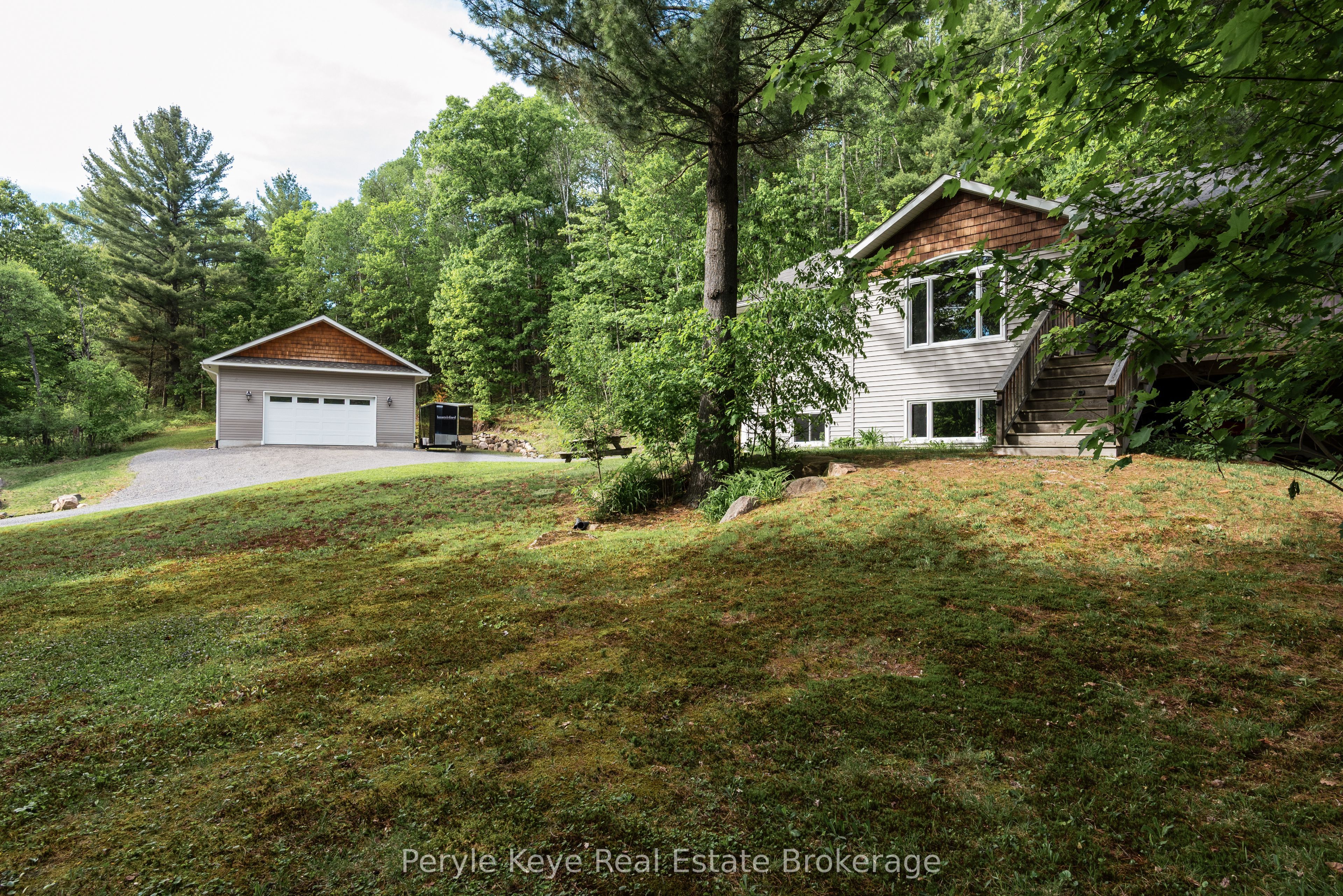 595 Clearwater Lake Road, Huntsville, ON P0B 1L0