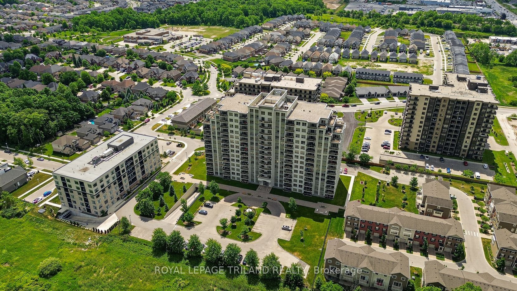 1030 Coronation Drive 203, London North, ON N6G 0G5 photo 2