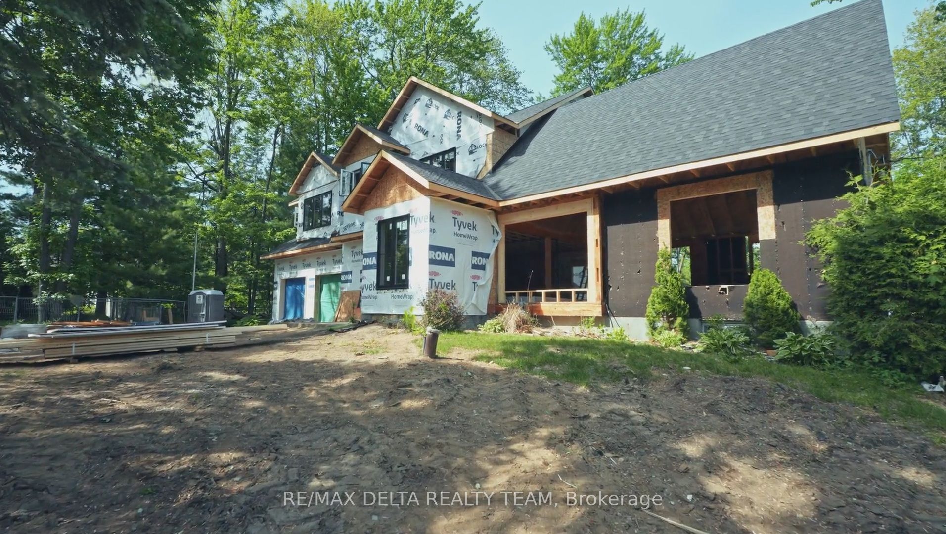 8 Pineglen Crescent, Country Place - Pineglen - Crestview and Area, ON K2E 6X7