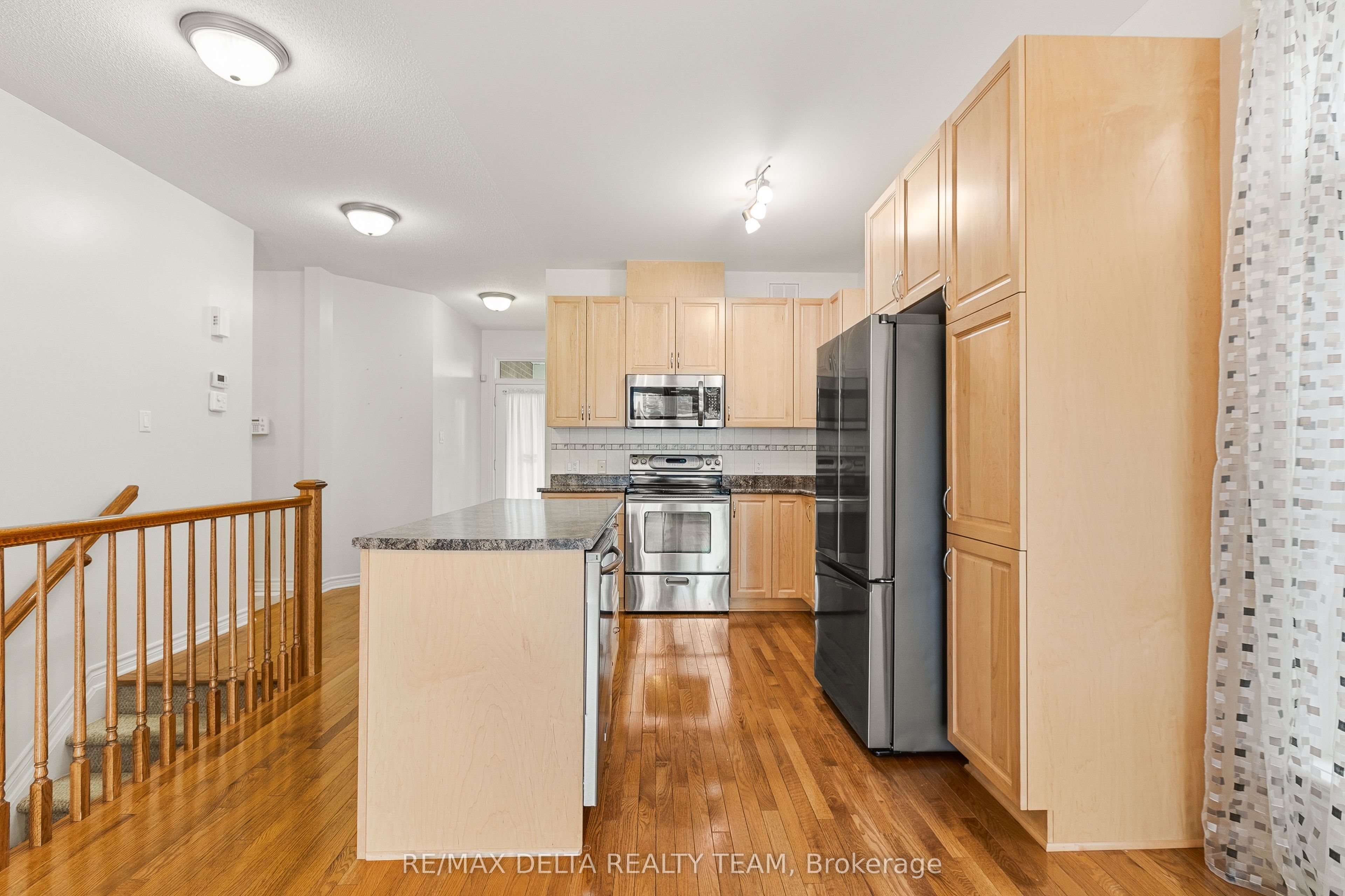 346 Farincourt Crescent, Orleans - Cumberland and Area, ON K4A 0M6 photo 5