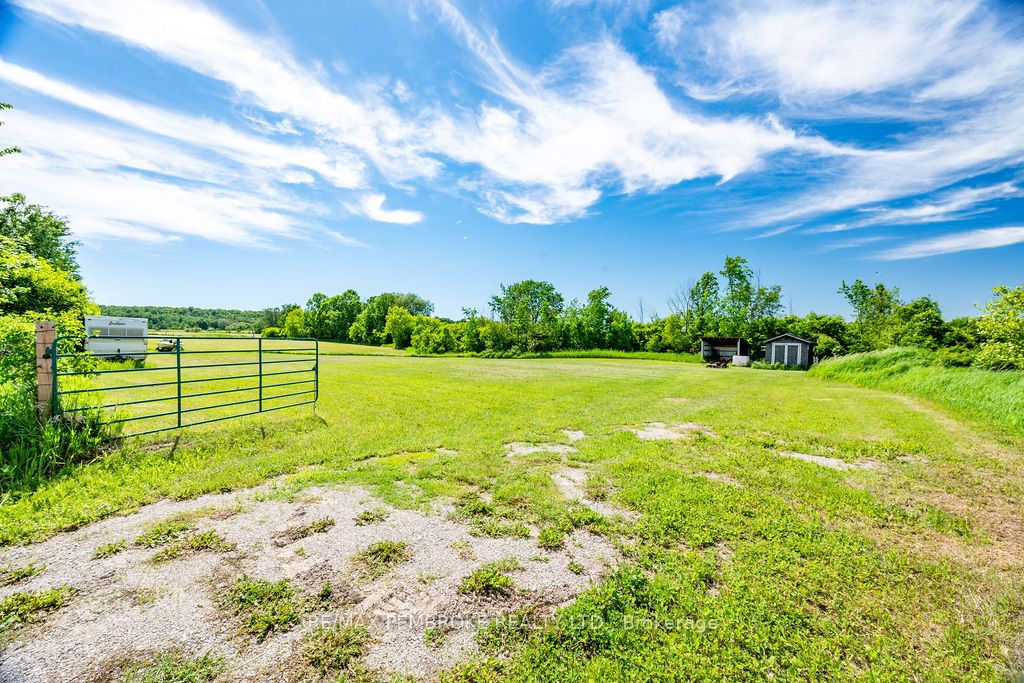 112 Cornerview Road, Whitewater Region, ON K0J 1K0 photo 2