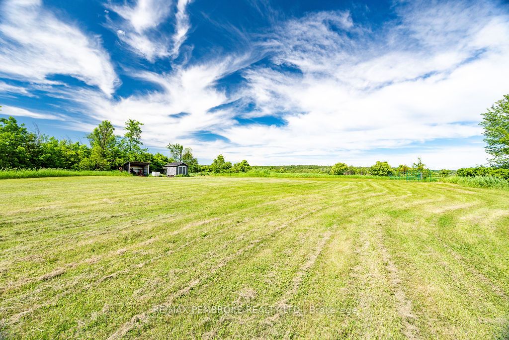 112 Cornerview Road, Whitewater Region, ON K0J 1K0 photo 4