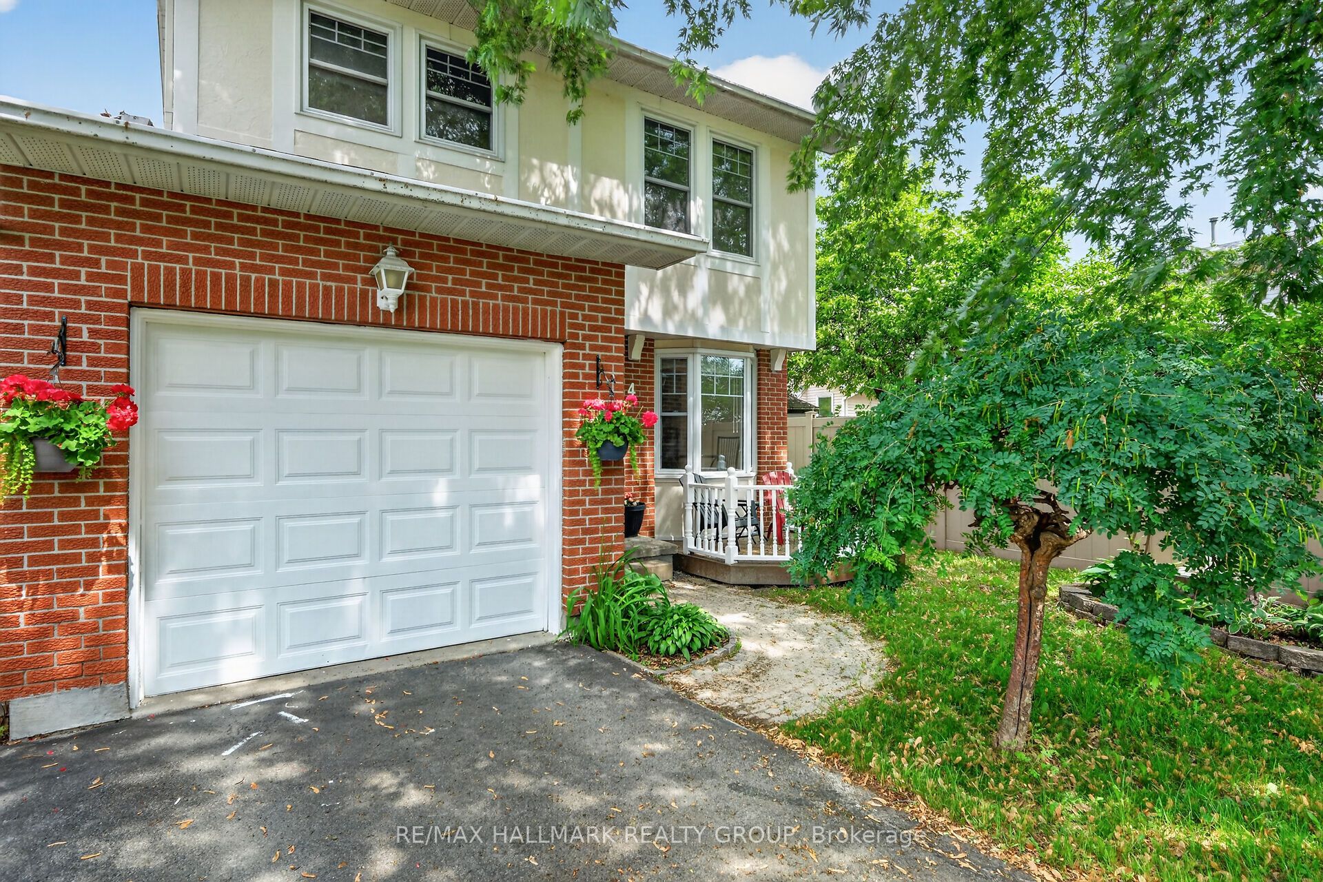 4 Gowrie Drive, Kanata, ON K2L 2S4 photo 3