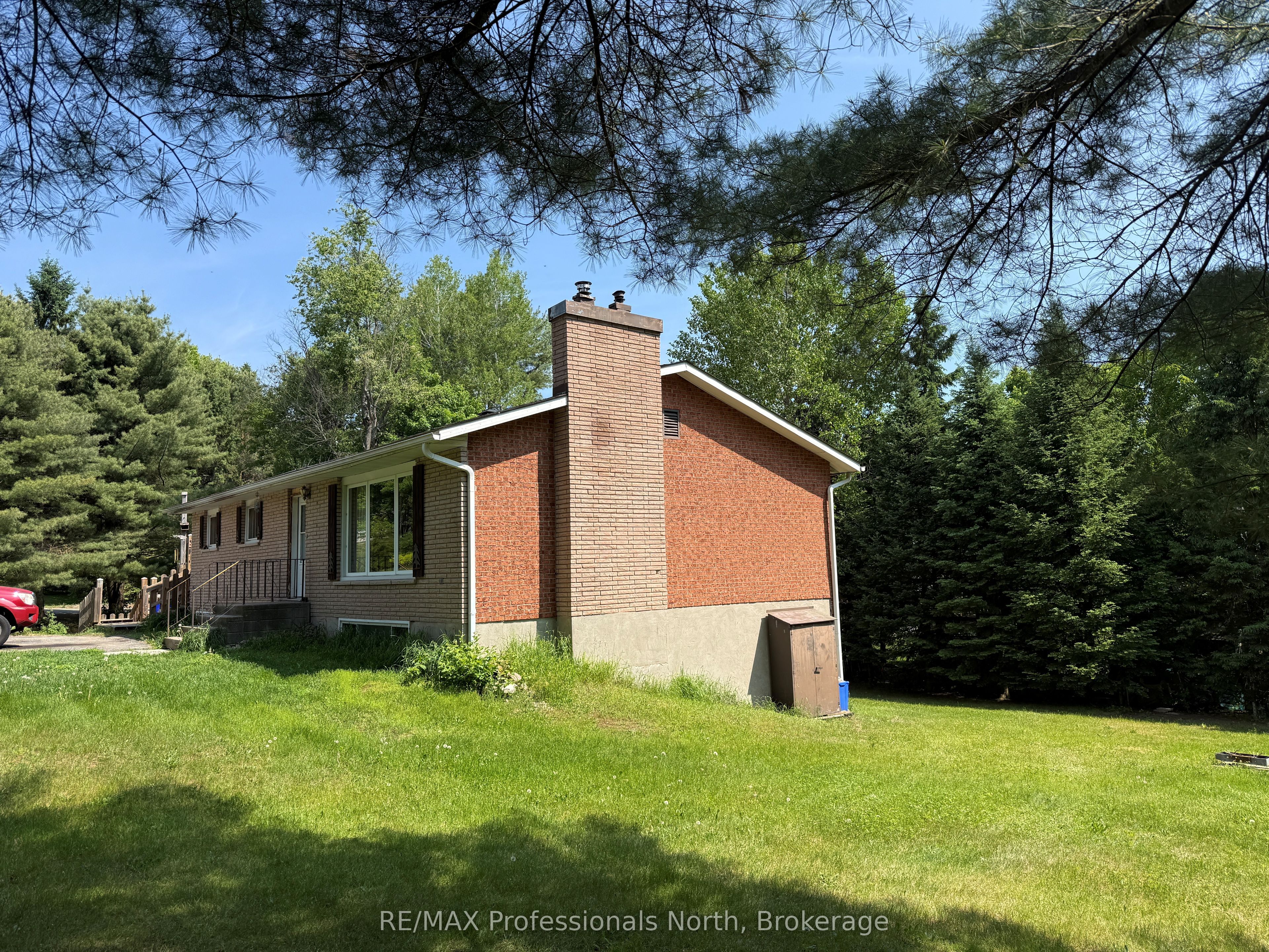 37 Spruce Drive S, Huntsville, ON P0B 1L0 photo 4