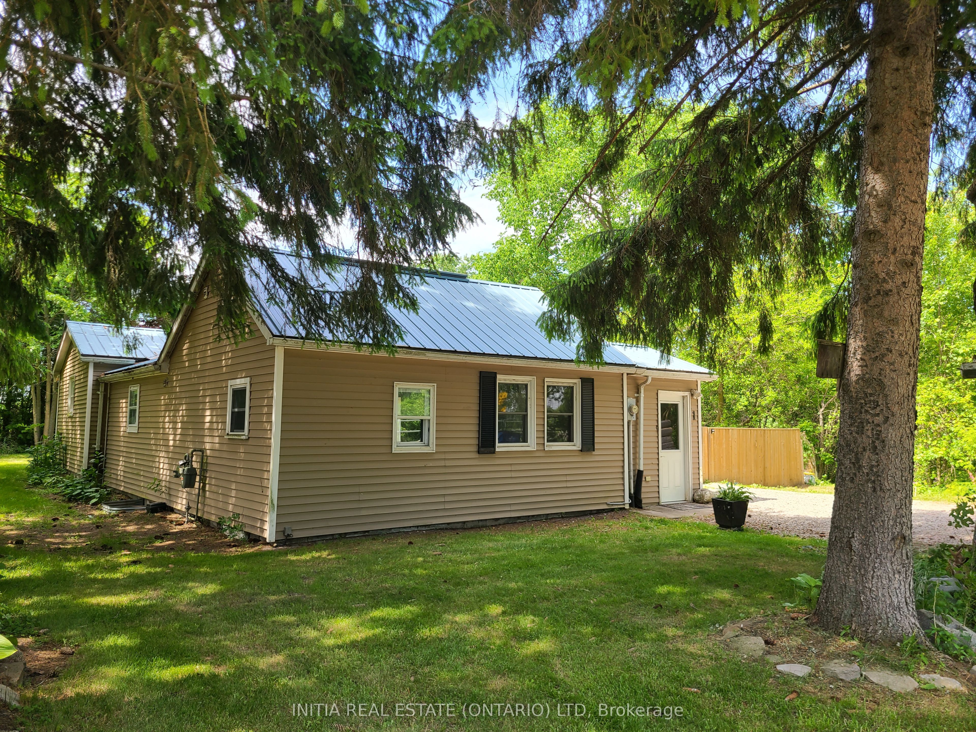 1 Dundas Street, Newbury, ON N0L 1Z0 photo 2
