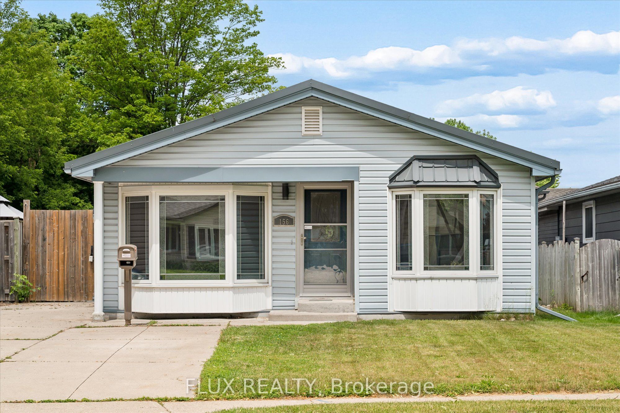 156 Traynor Avenue, Kitchener, ON N2C 1W5 photo 2