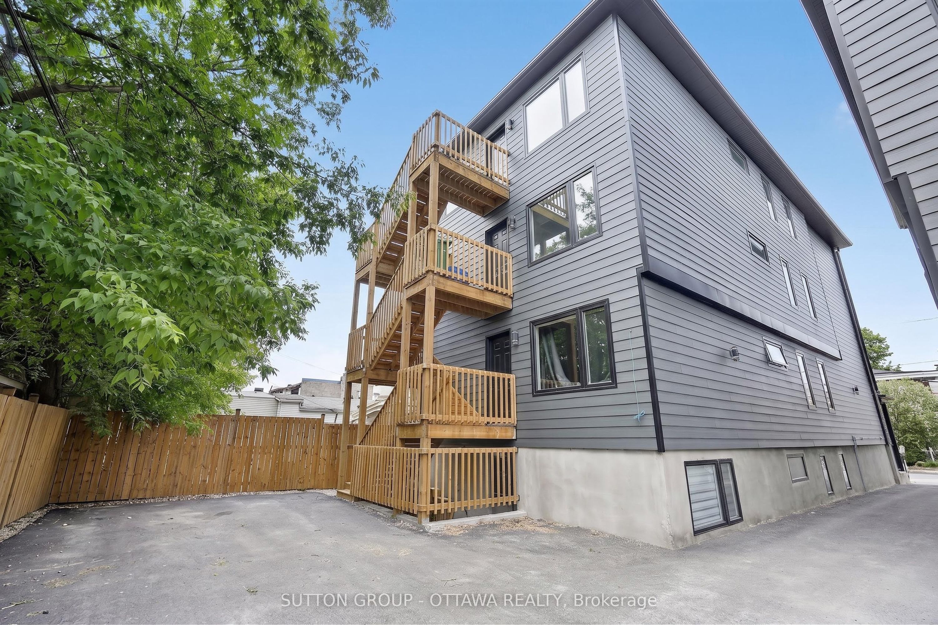 340 Shakespeare Street 3, Vanier and Kingsview Park, ON K1L 5M2 photo 3