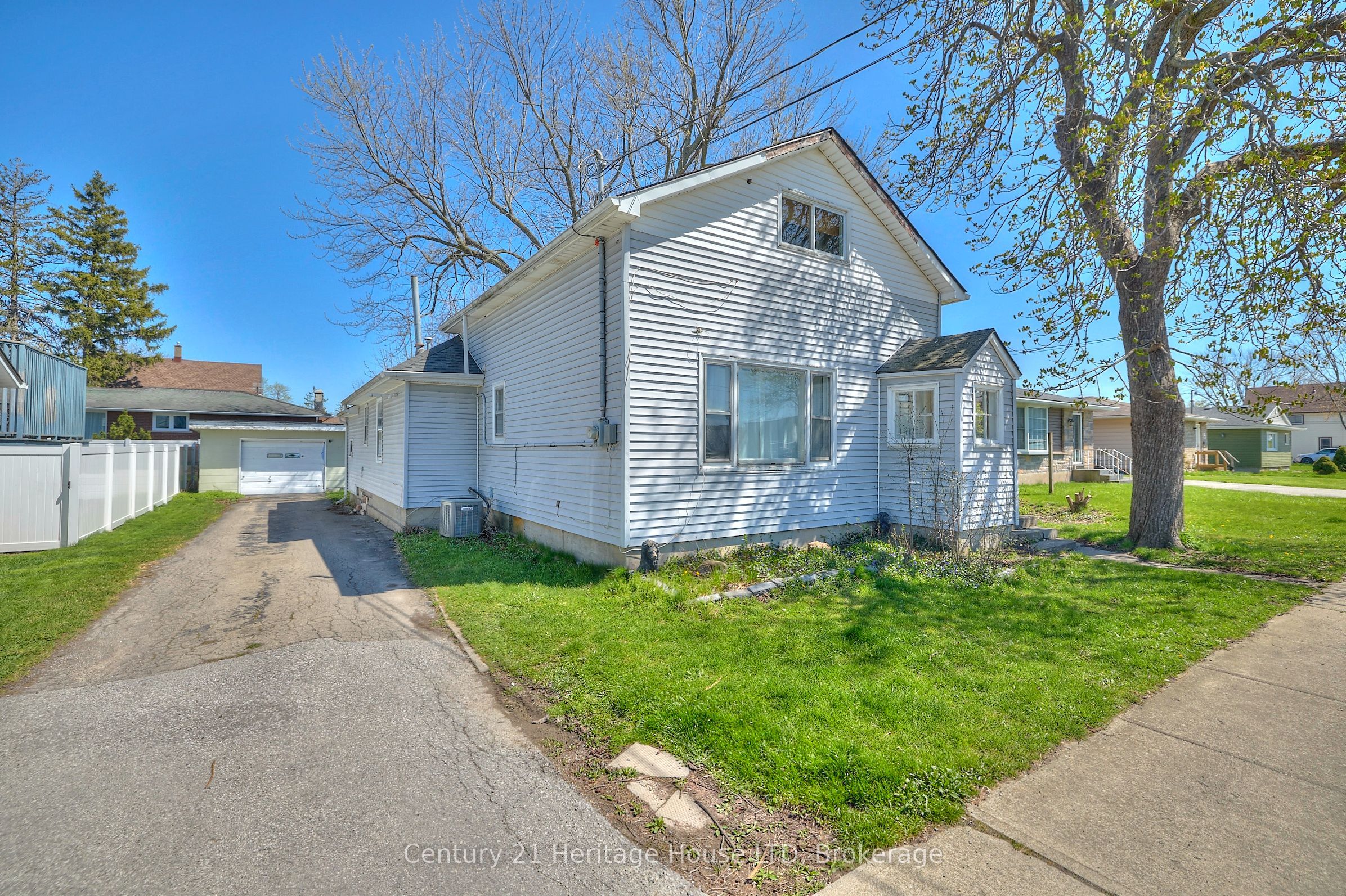 47 Concession Road, Fort Erie, ON L2A 4G6