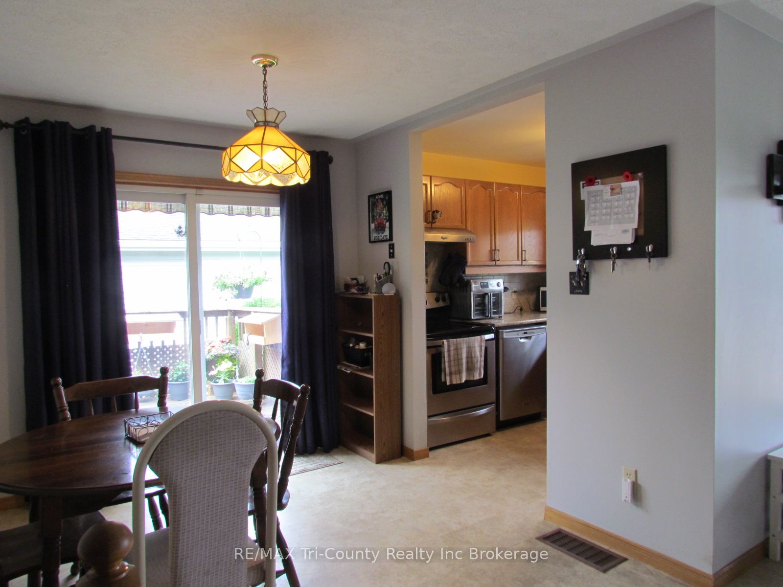 29 Beckett Boulevard, Tillsonburg, ON N4G 5N1 photo 3