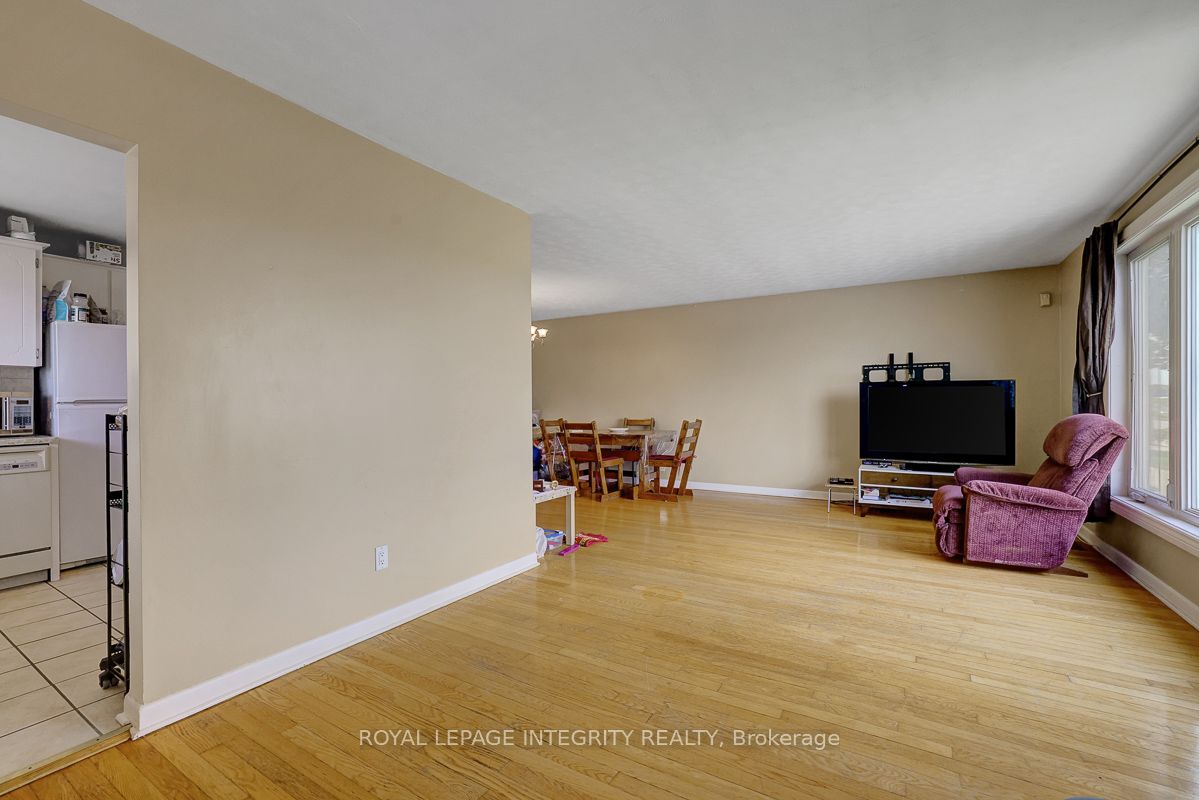 892 Baseline Road A, Cityview - Parkwoods Hills - Rideau Shore, ON K2C 0A4 photo 3