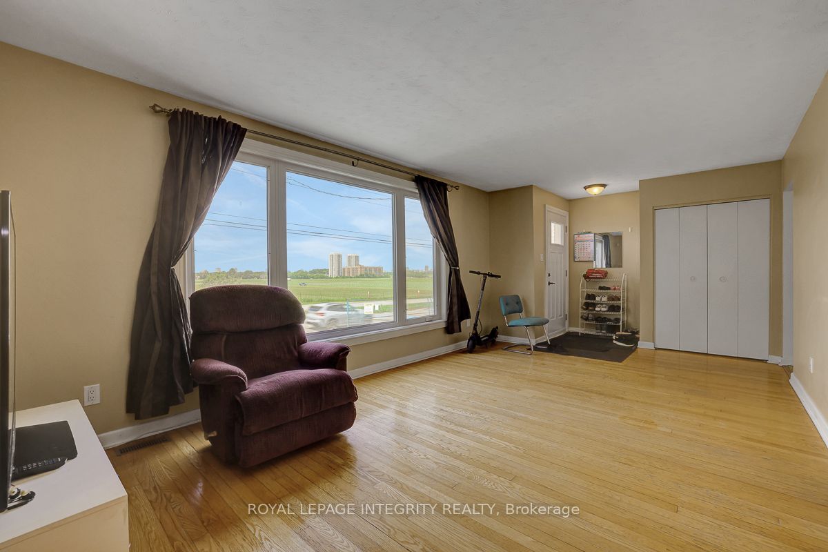 892 Baseline Road A, Cityview - Parkwoods Hills - Rideau Shore, ON K2C 0A4 photo 5
