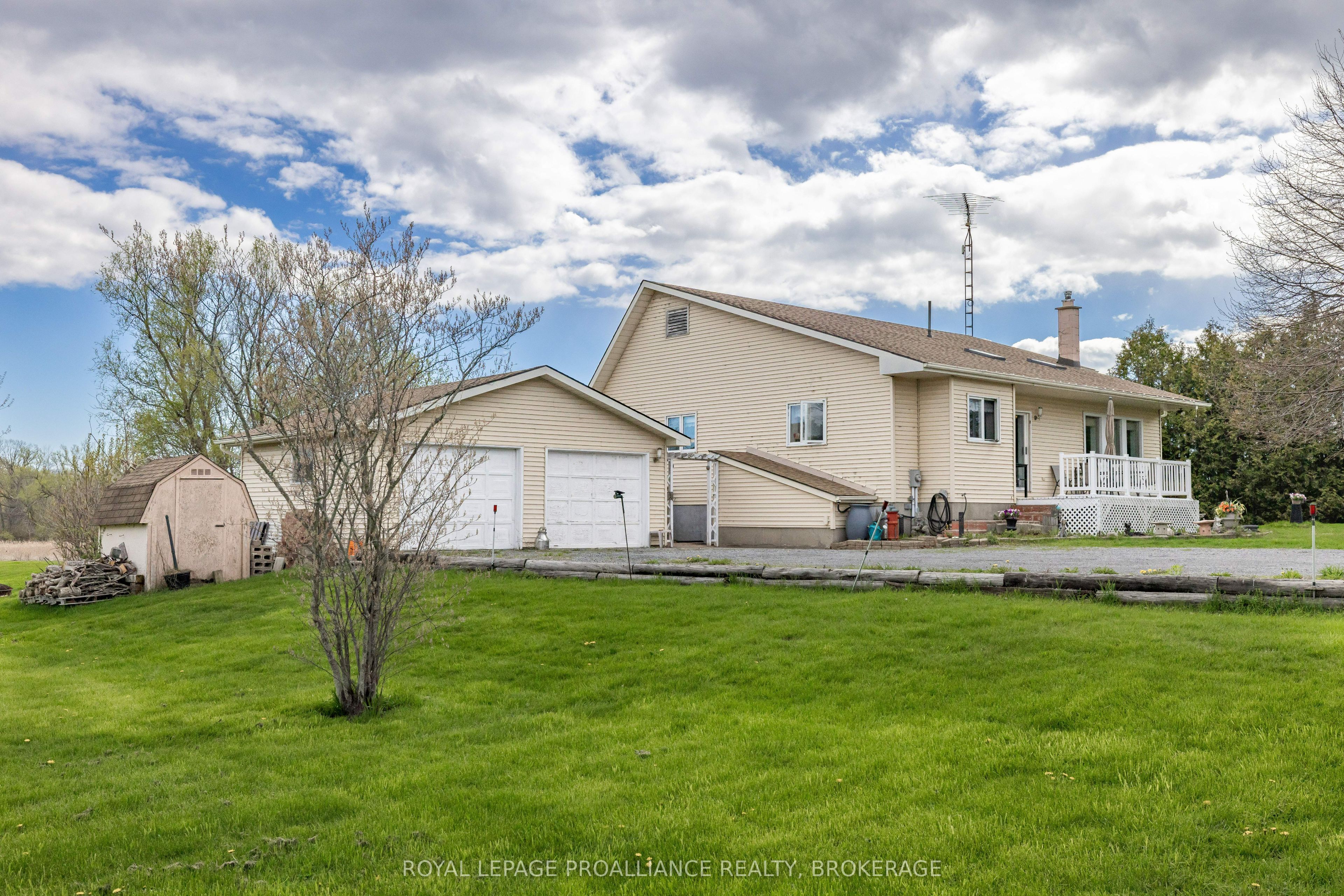 706 Spithead Road, Frontenac Islands, ON K7G 2V6