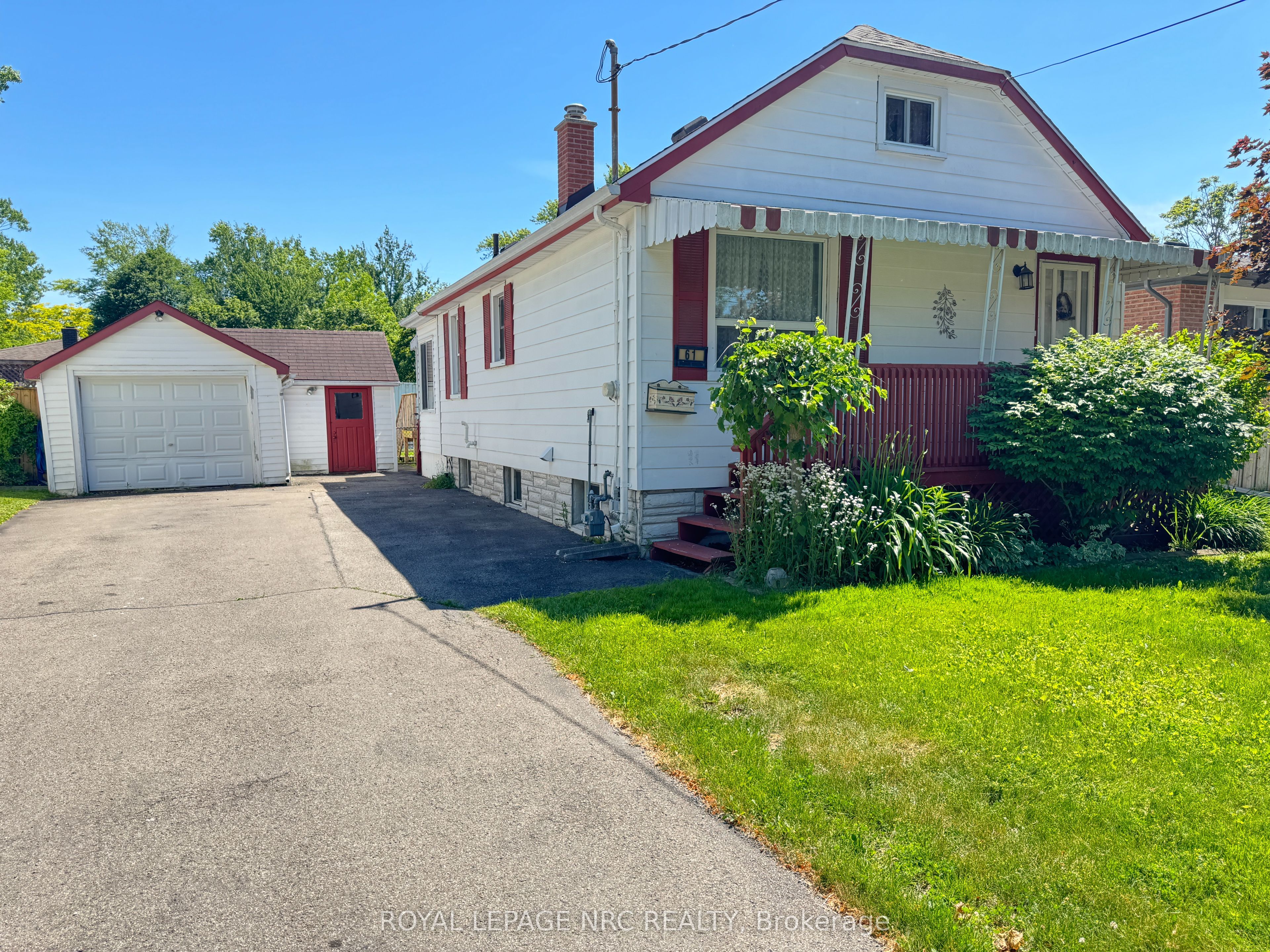 61 Hatter Avenue, Welland, ON L3C 3P4