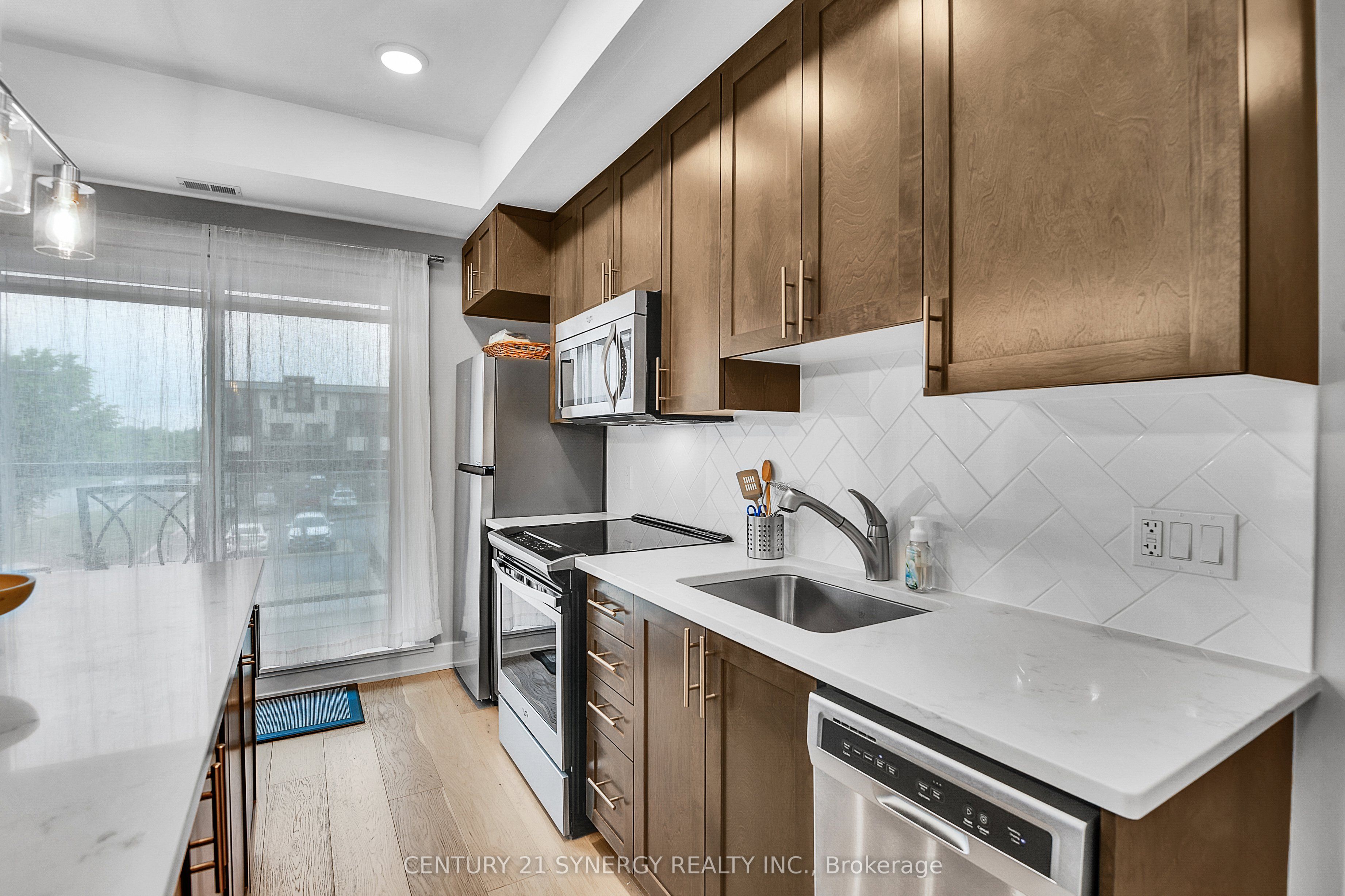 615 Longfields Drive 201, Barrhaven, ON K2J 6J3 photo 2