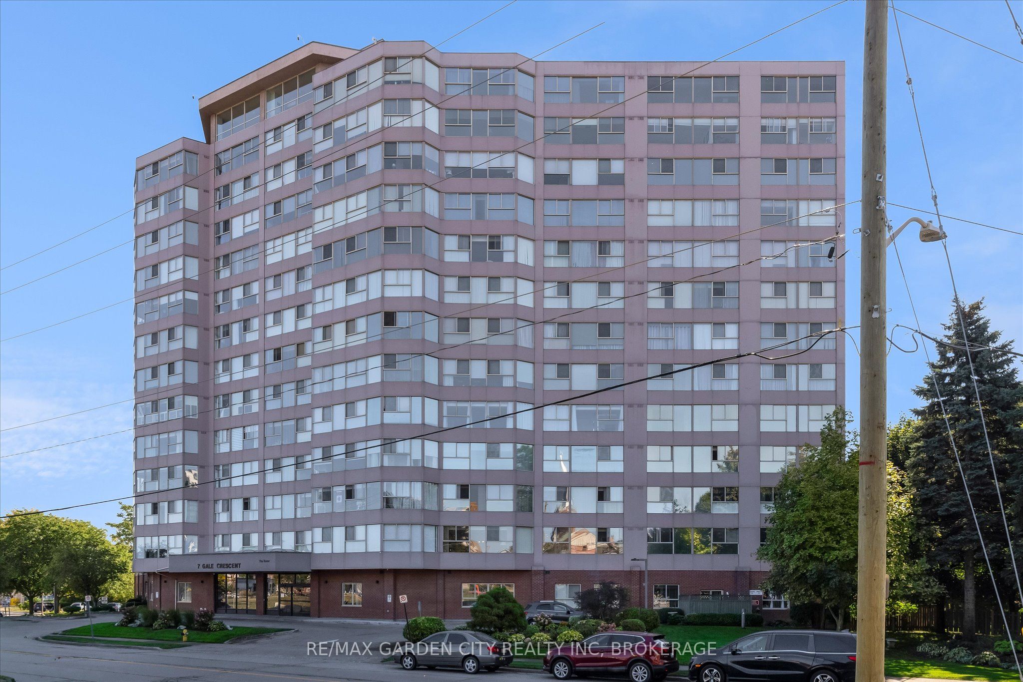 7 Gale Crescent 1111, St. Catharines, ON L2R 7M8