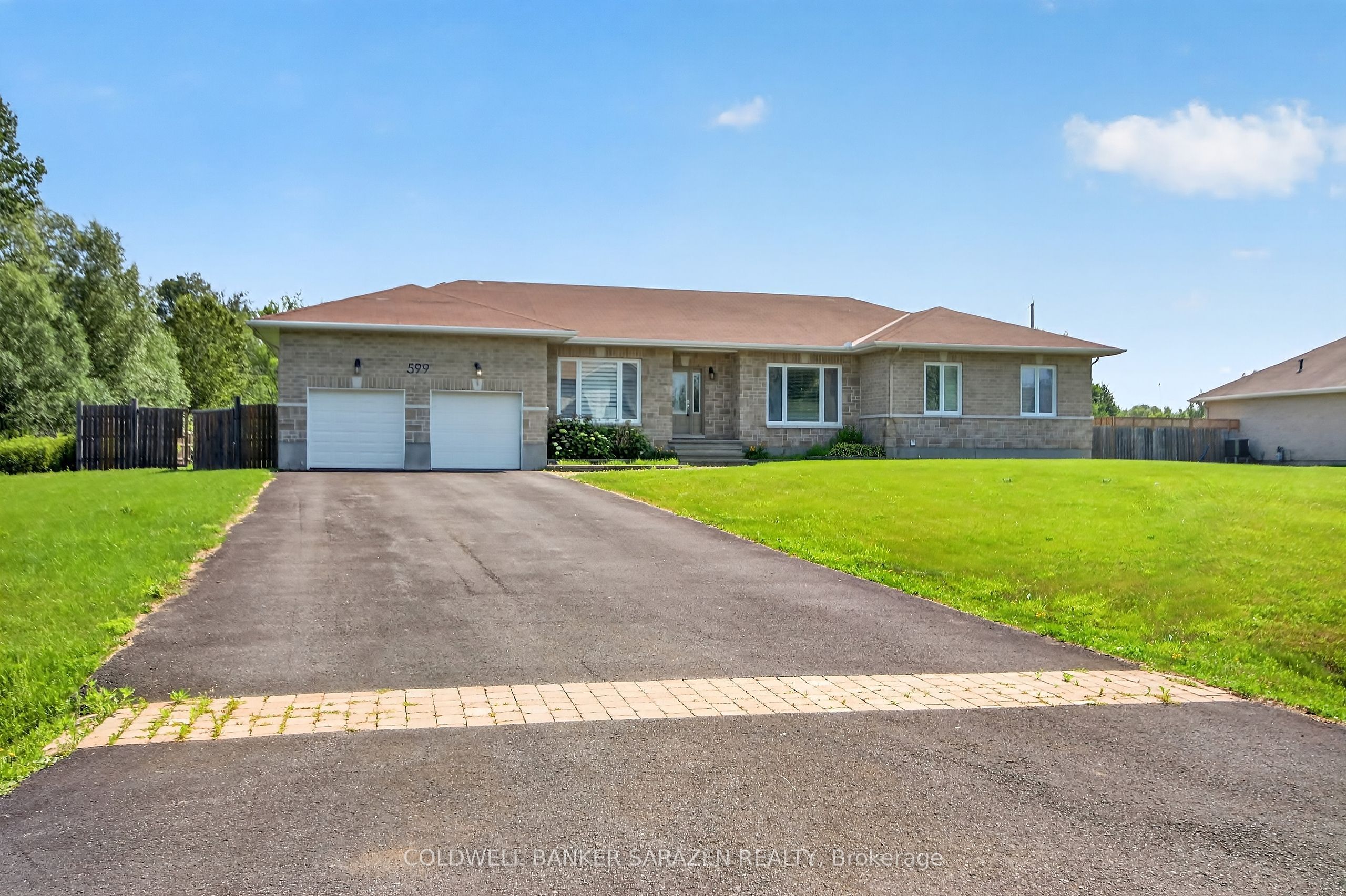 599 Ballycastle Crescent, Blossom Park - Airport and Area, ON K1X 0A2 photo 2
