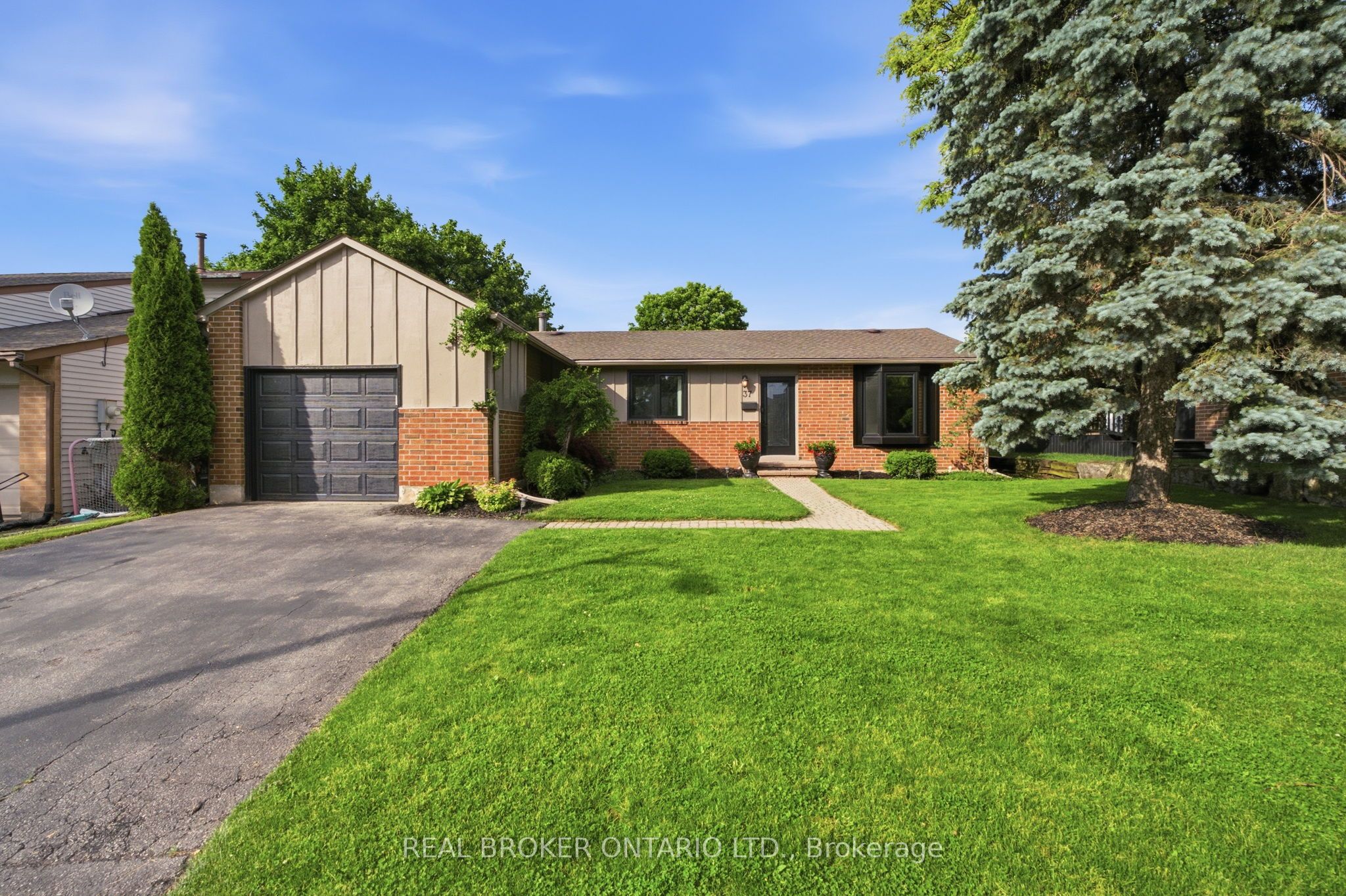 37 Melissa Crescent, Hamilton, ON L9H 7C5