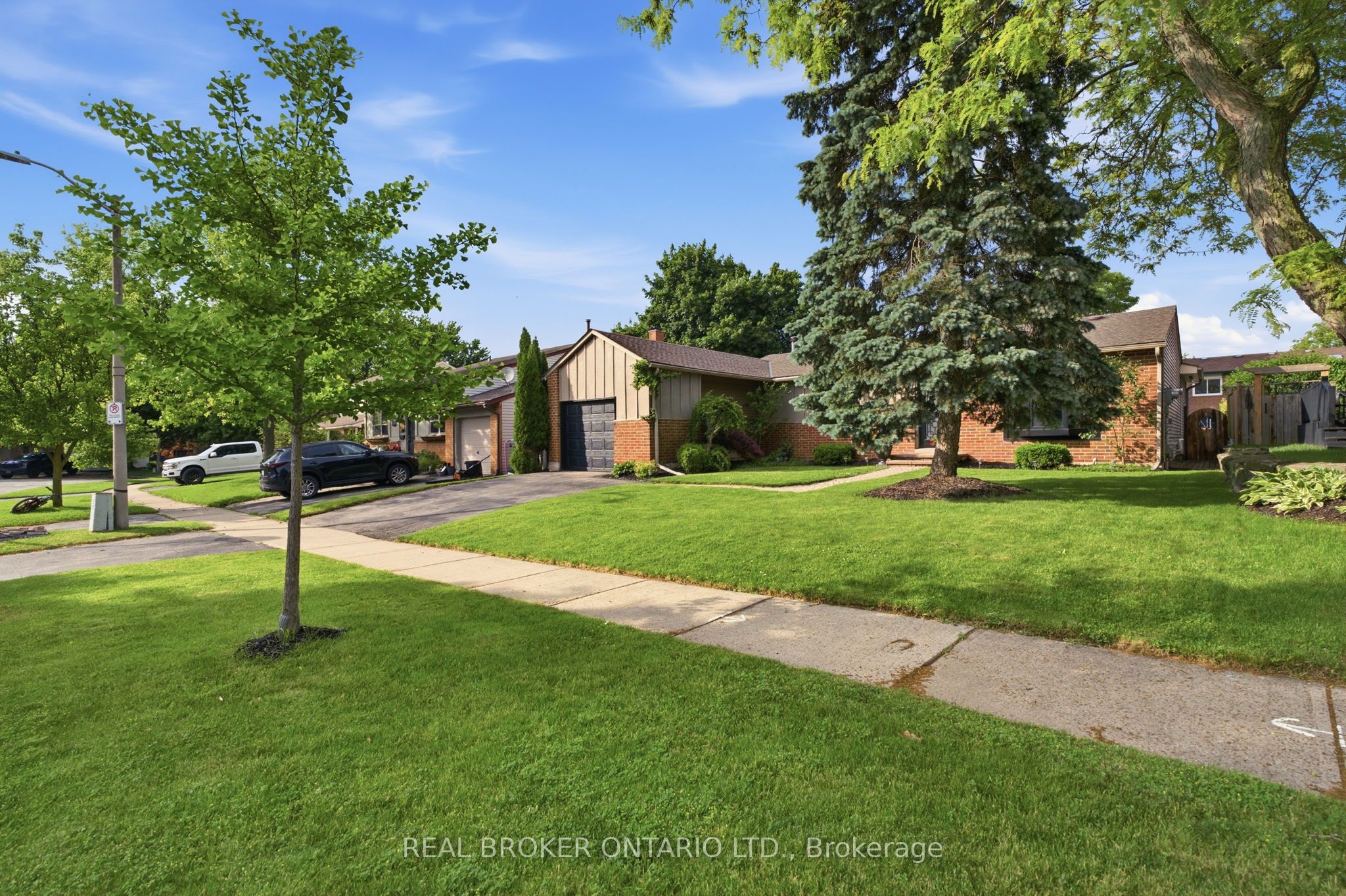 37 Melissa Crescent, Hamilton, ON L9H 7C5 photo 4