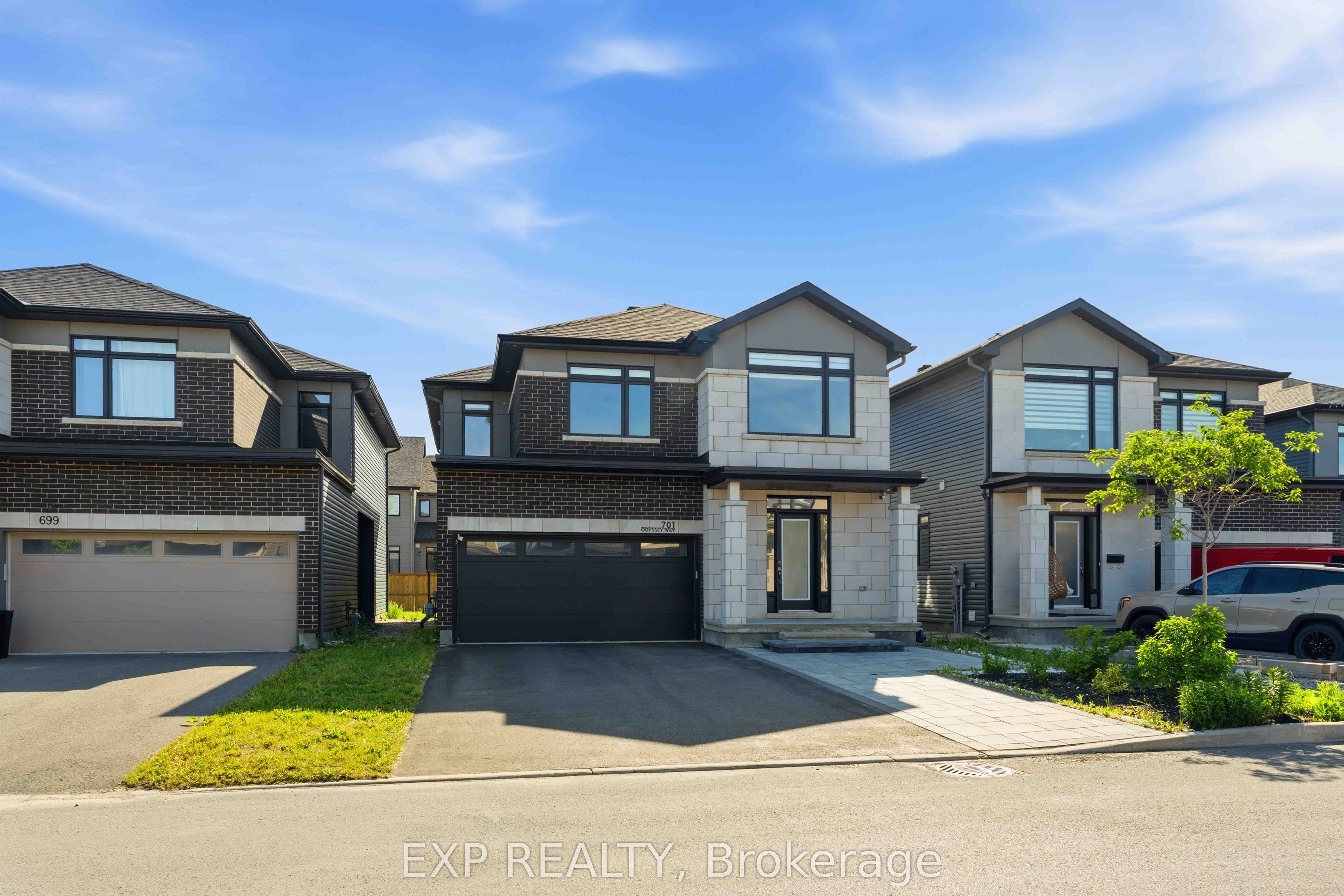 701 Odyssey Way, Leitrim, ON K1T 0V3
