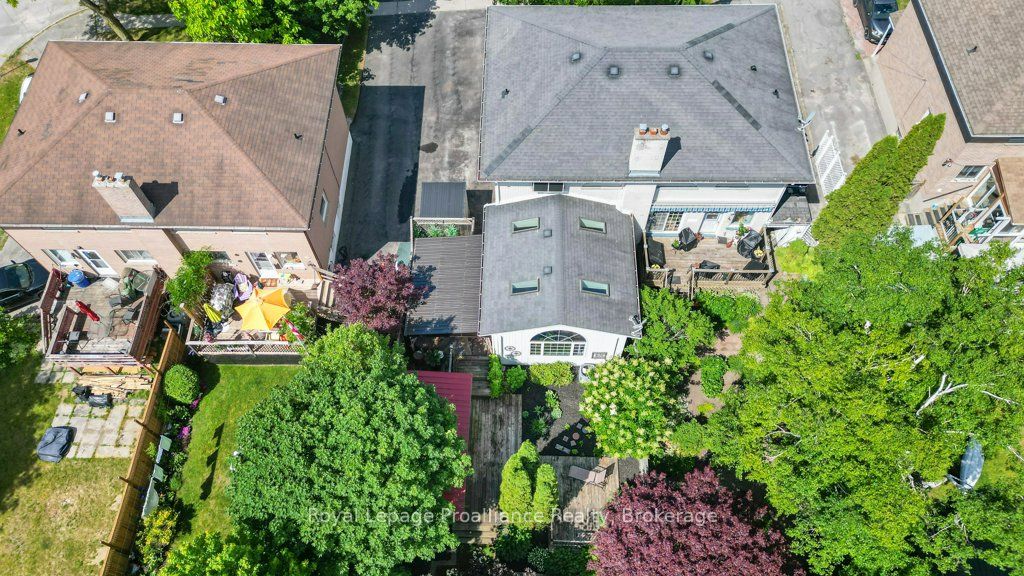 651 Front Street, Quinte West, ON K8V 4R9 photo 2