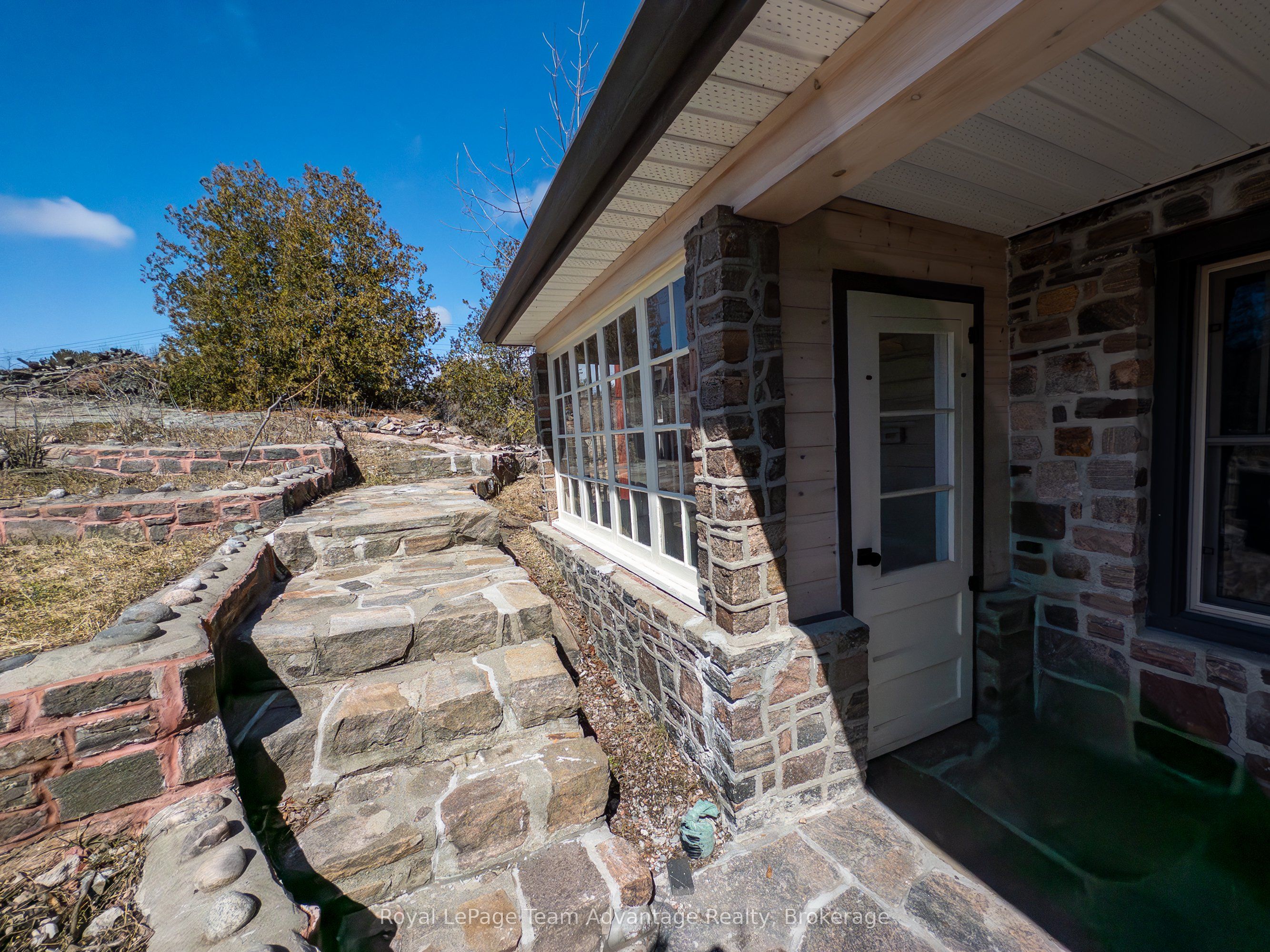 945 Riverside Drive, Parry Sound Remote Area, ON P0G 1A0 photo 5