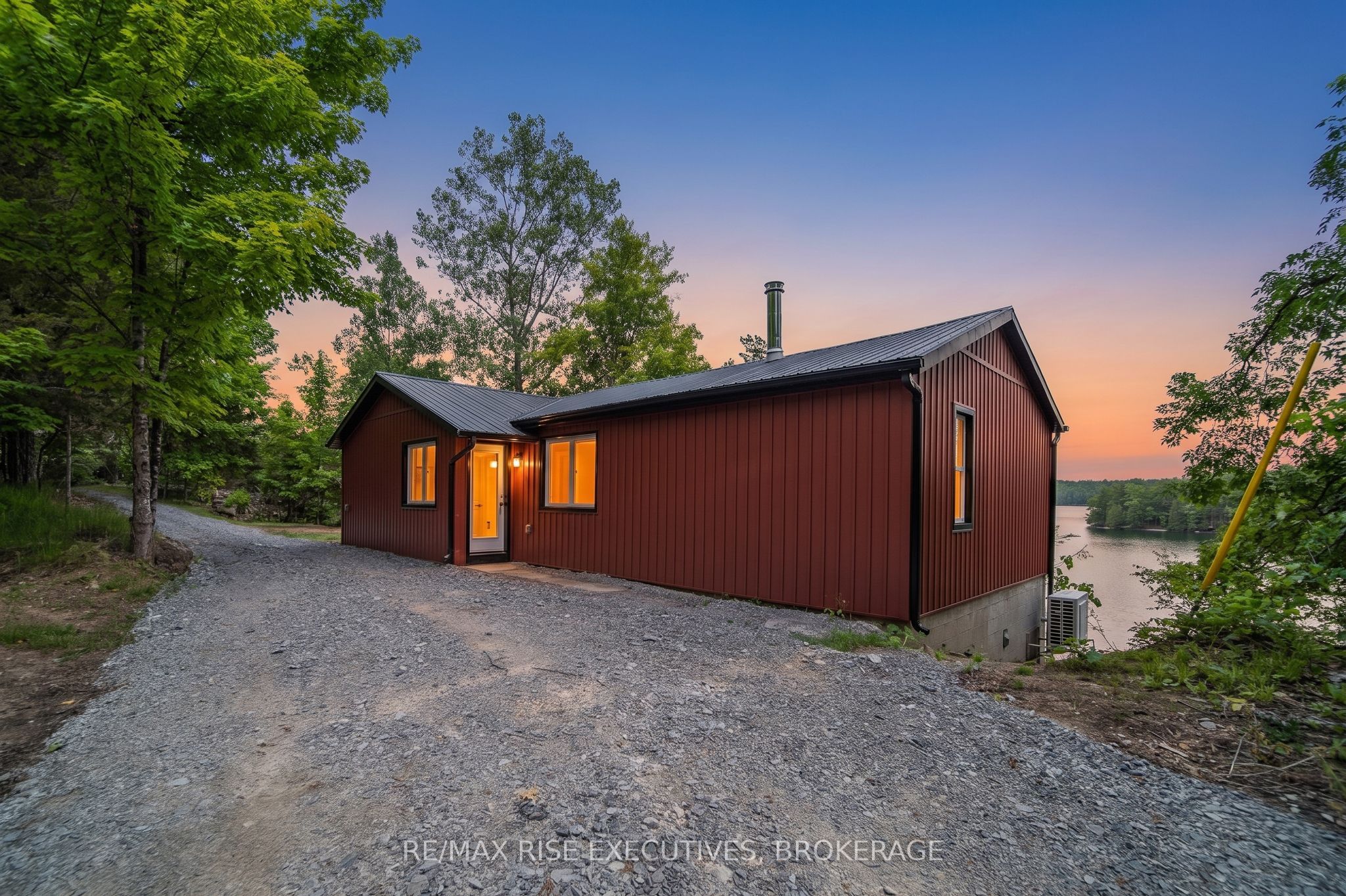 1040 Buckhorn Lane, Frontenac, ON K0H 2L0 photo 2