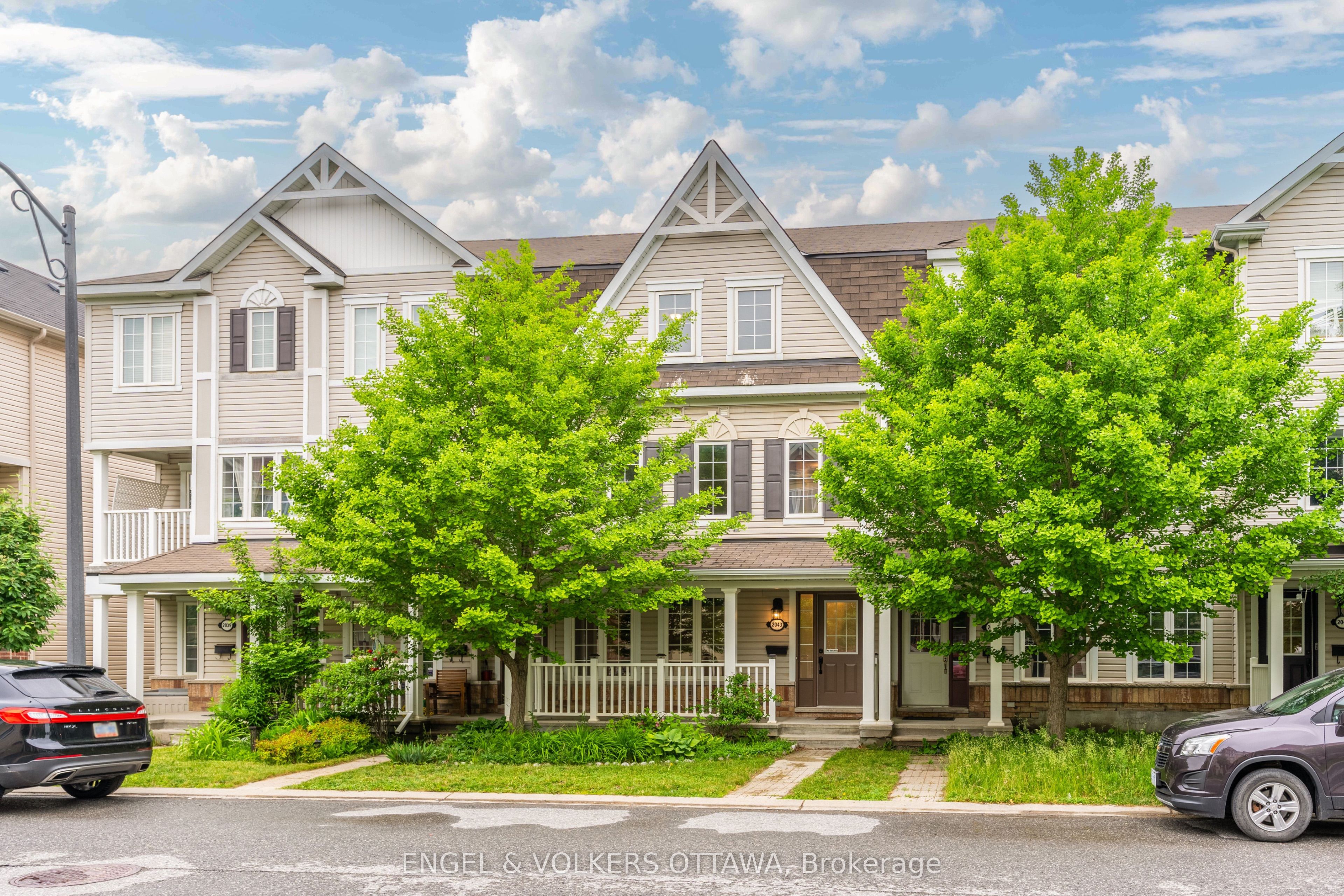 2043 MADRID Avenue, Barrhaven, ON K2J 0K1 photo 2