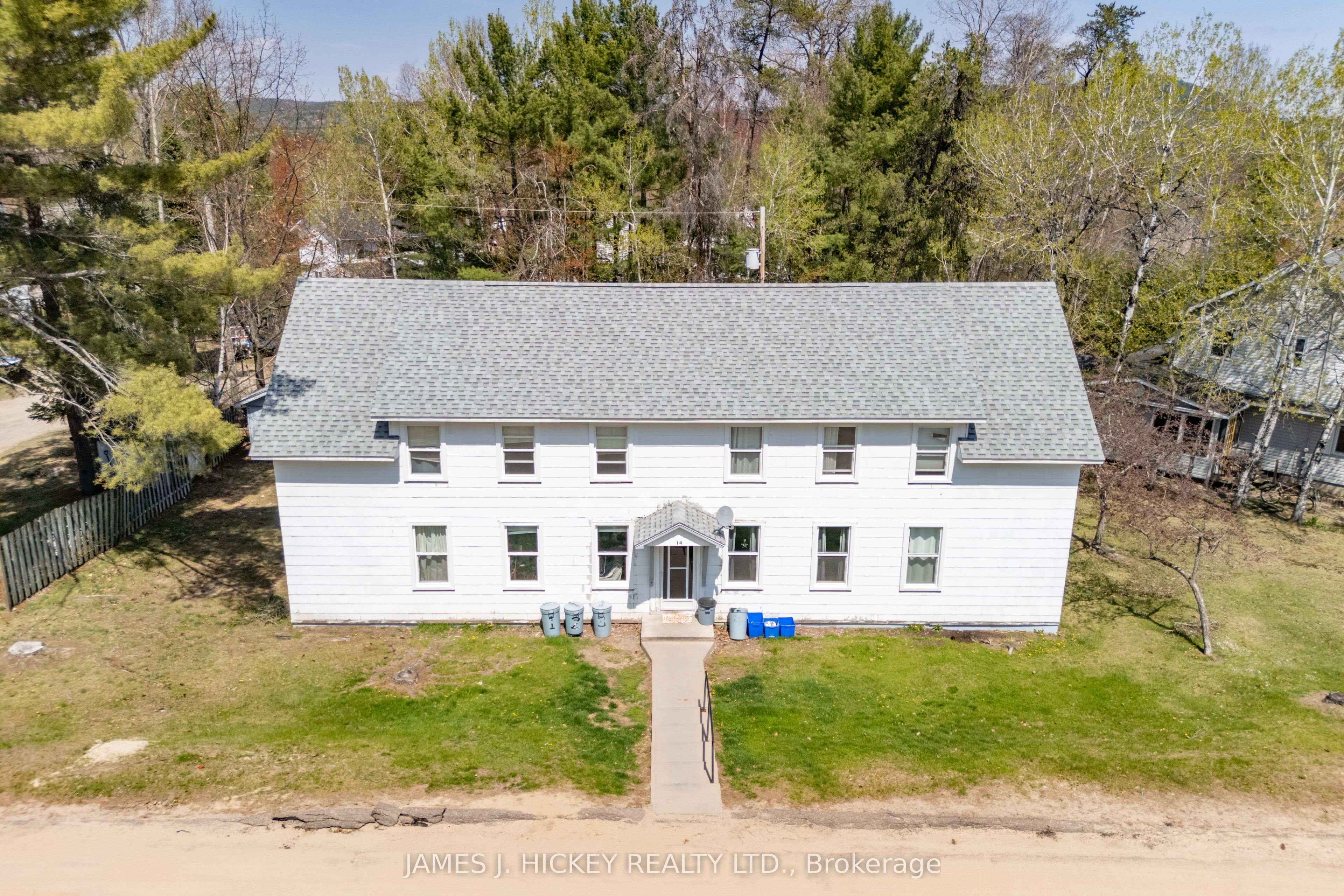 14 Huron Street, Deep River, ON K0J 1P0 photo 2