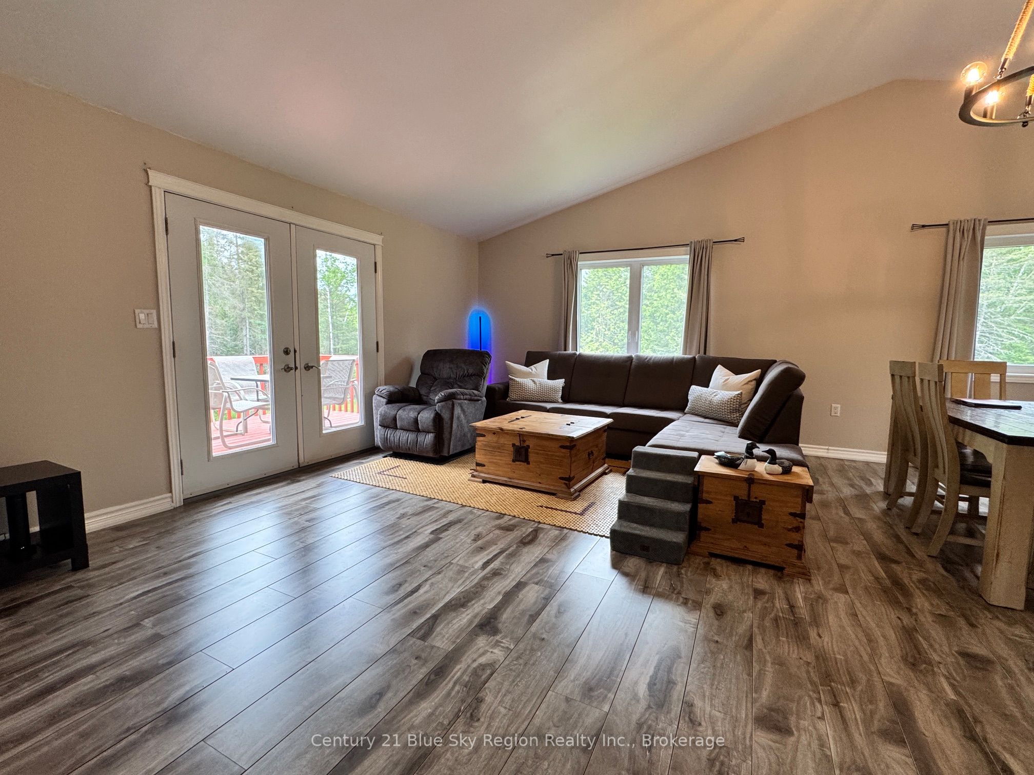 2161 Papineau Road, Papineau-Cameron, ON P0H 1V0 photo 5