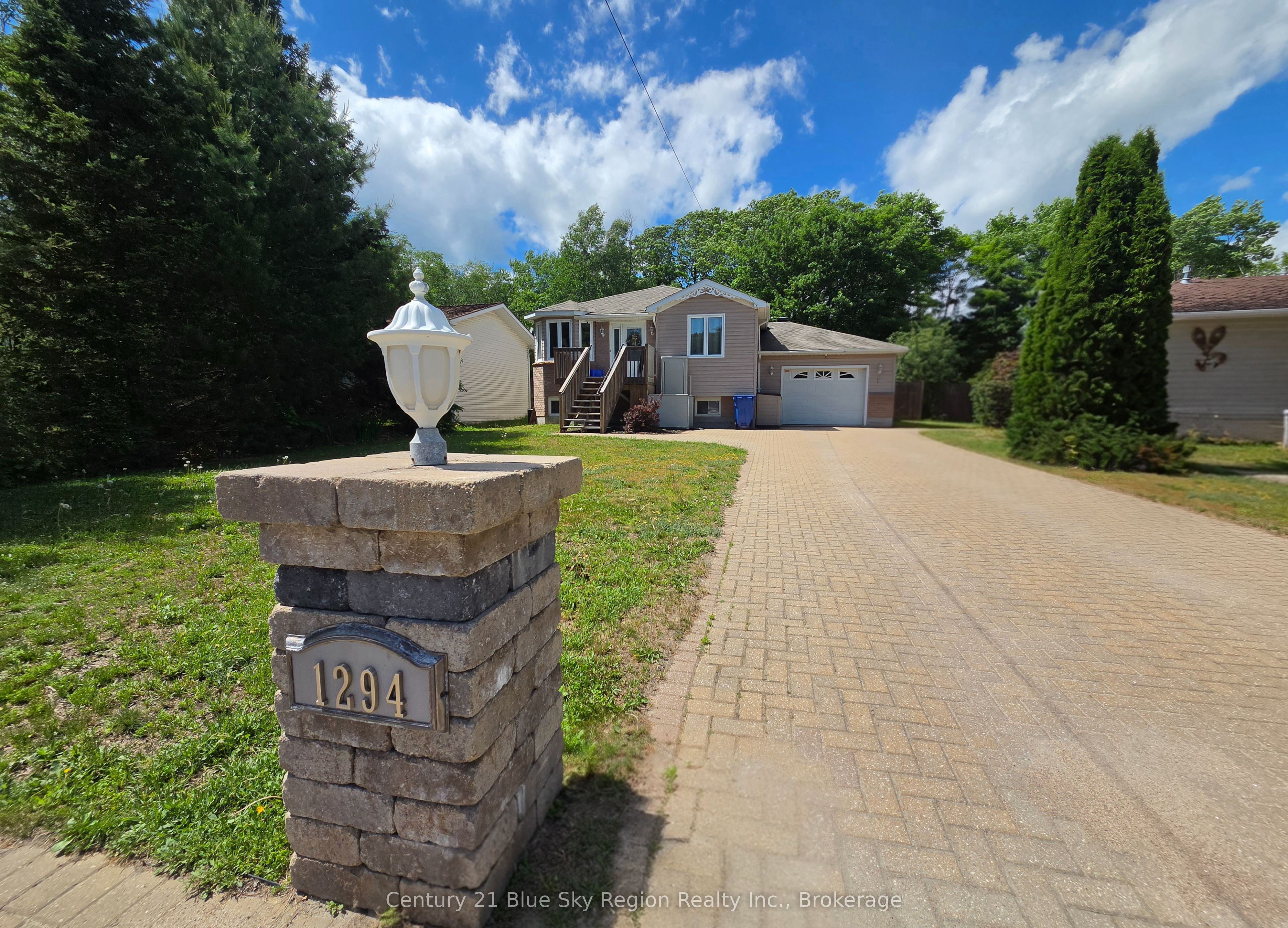1294 Airport Road, North Bay, ON P1B 8G2 photo 2