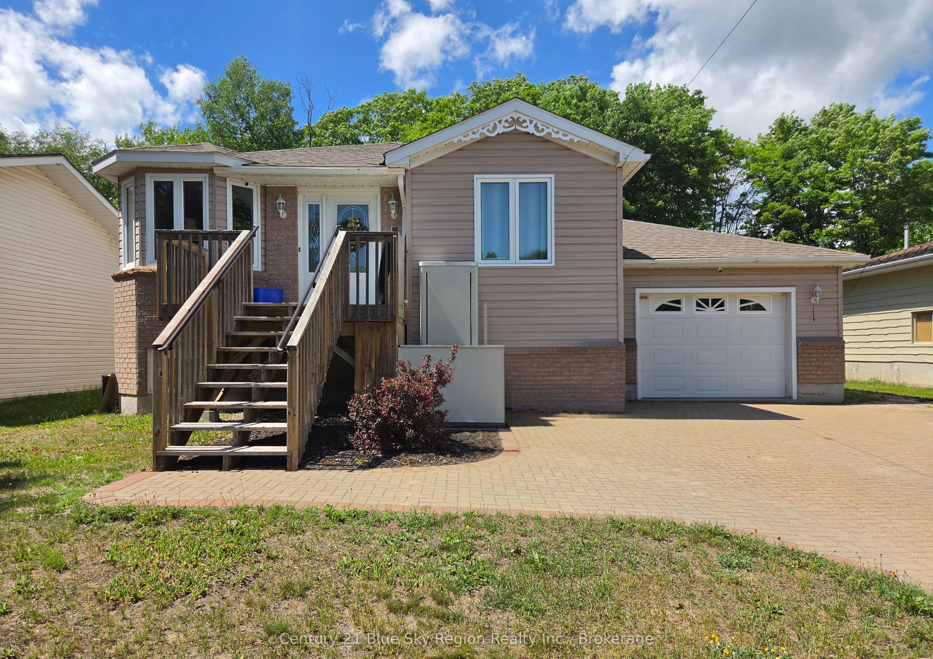 1294 Airport Road, North Bay, ON P1B 8G2 photo 3