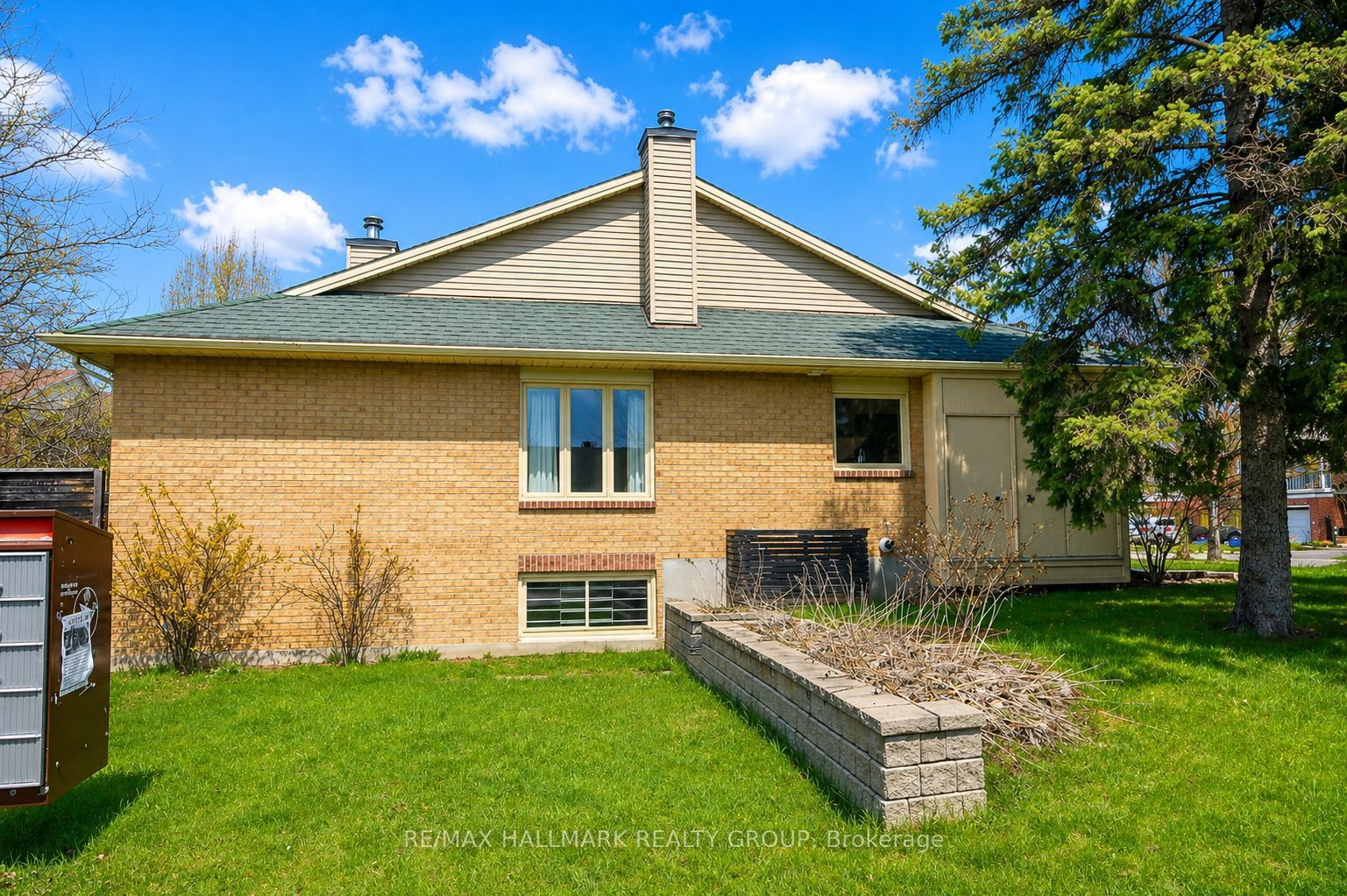 204 Dunbarton Court, Manor Park - Cardinal Glen and Area, ON K1K 4L7 photo 5