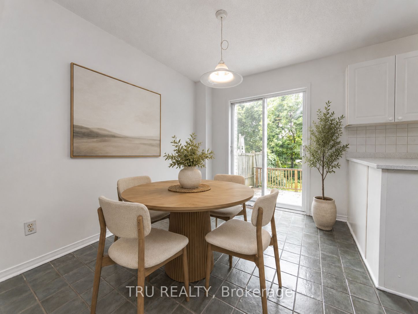 135 Margrave Avenue, Hunt Club - South Keys and Area, ON K1T 3X8 photo 4