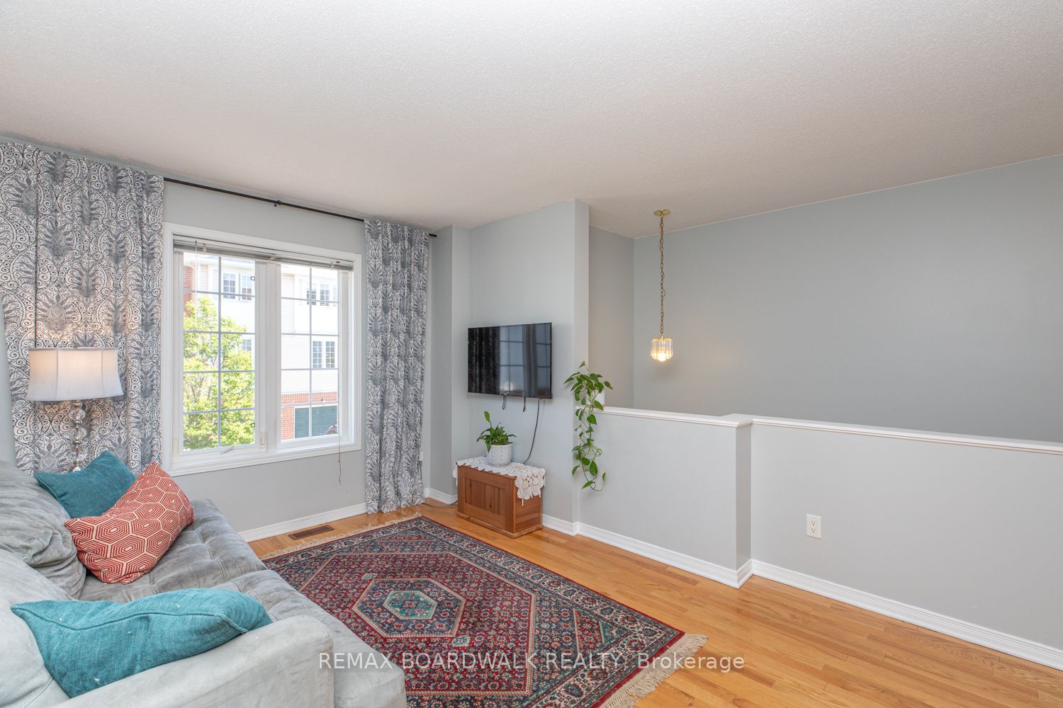 112 Wharhol Private, Bells Corners and South to Fallowfield, ON K2H 1G6 photo 5