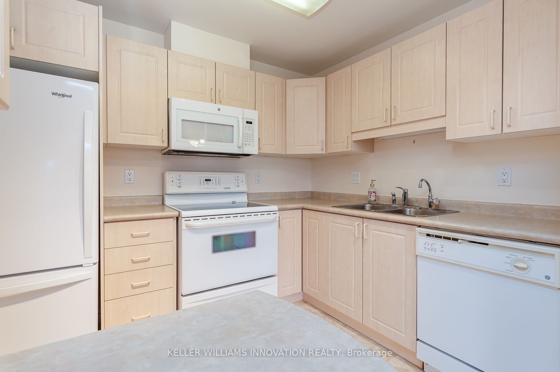 20 ST GEORGE Street 508, Kitchener, ON N2G 2S7 photo 4