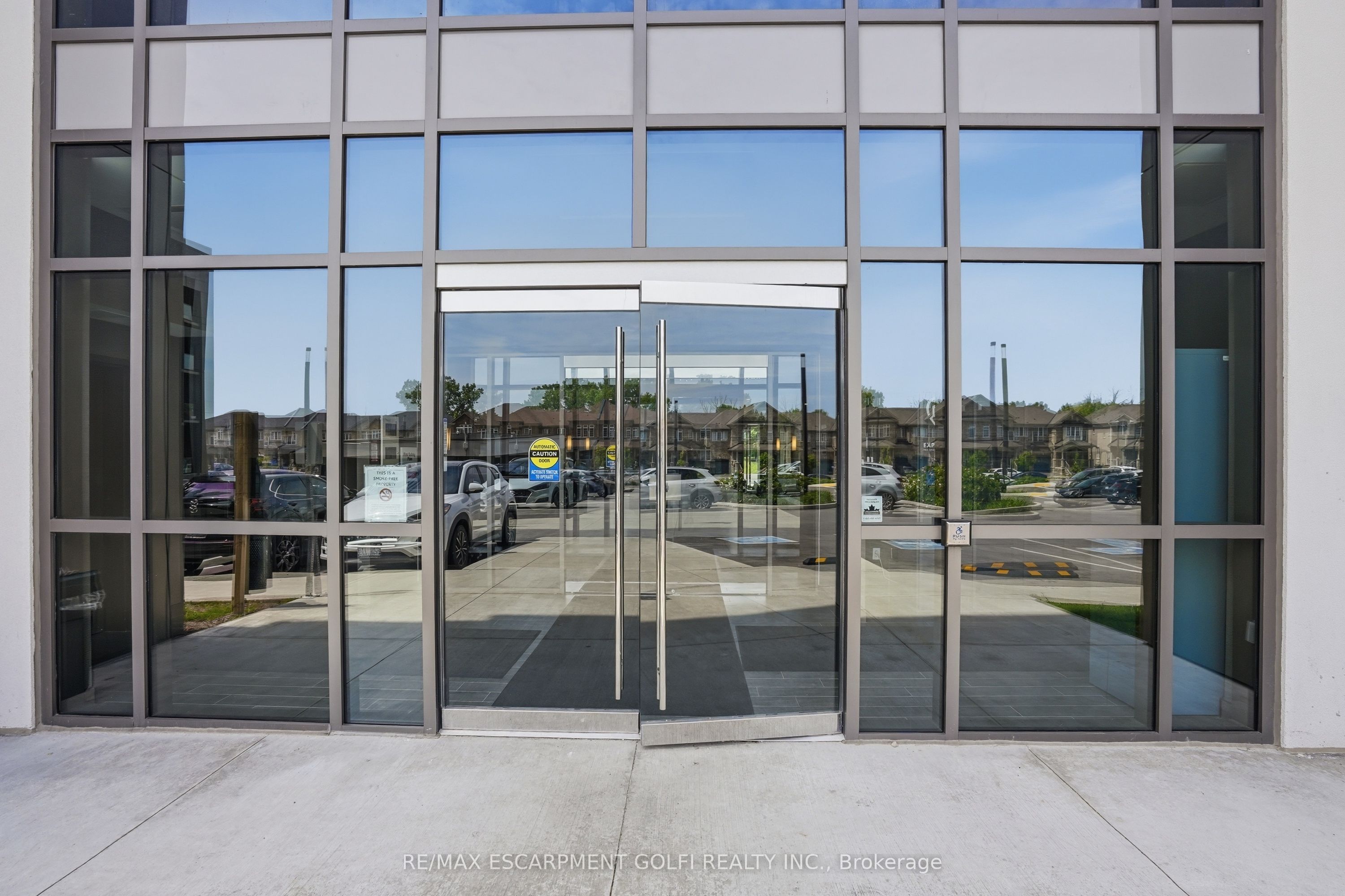 460 Dundas Street E 1008, Hamilton, ON L8B 2A5 photo 2