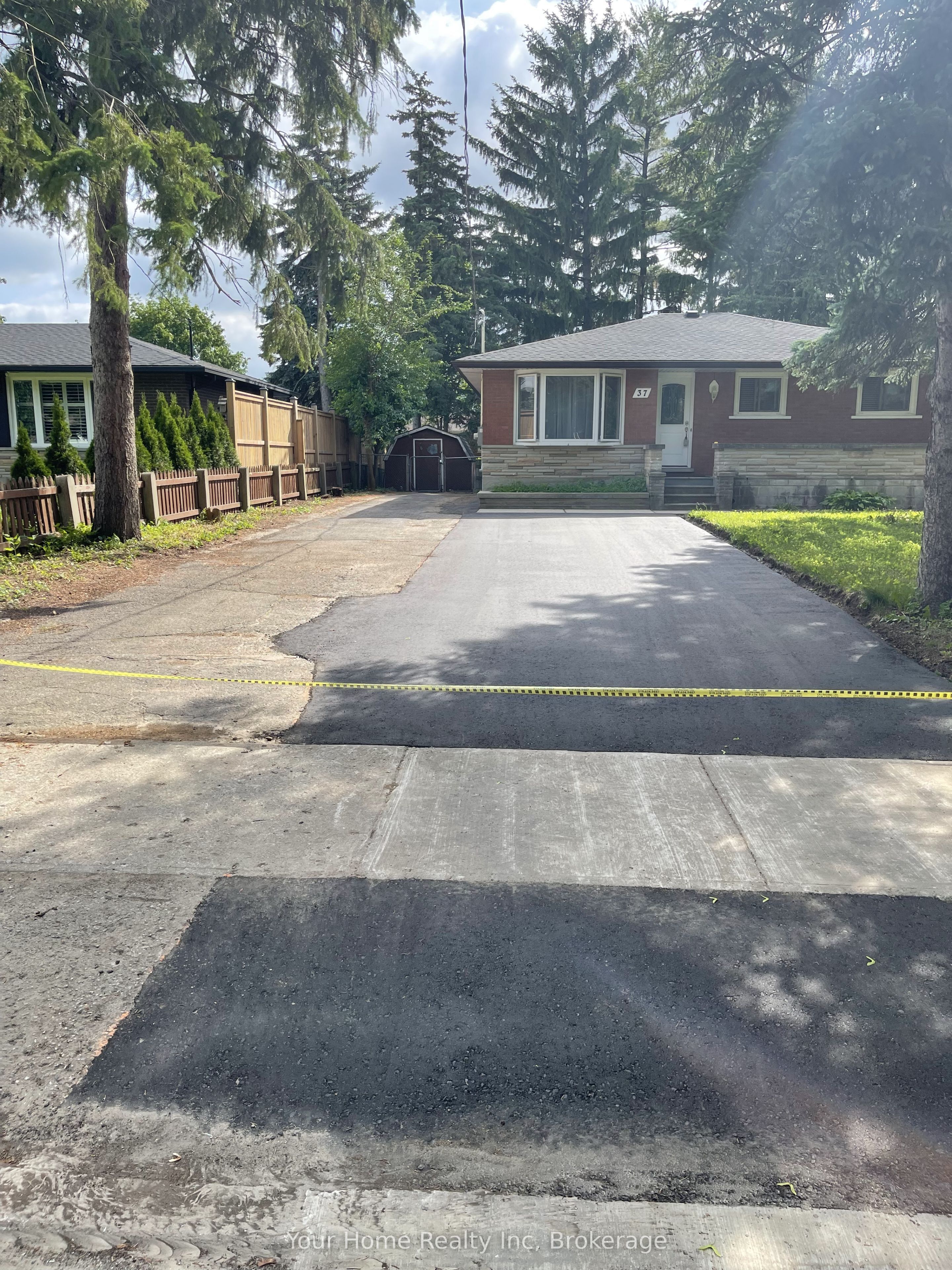 37 E Rutherford Drive E Basement, Kitchener, ON N2A 1P8