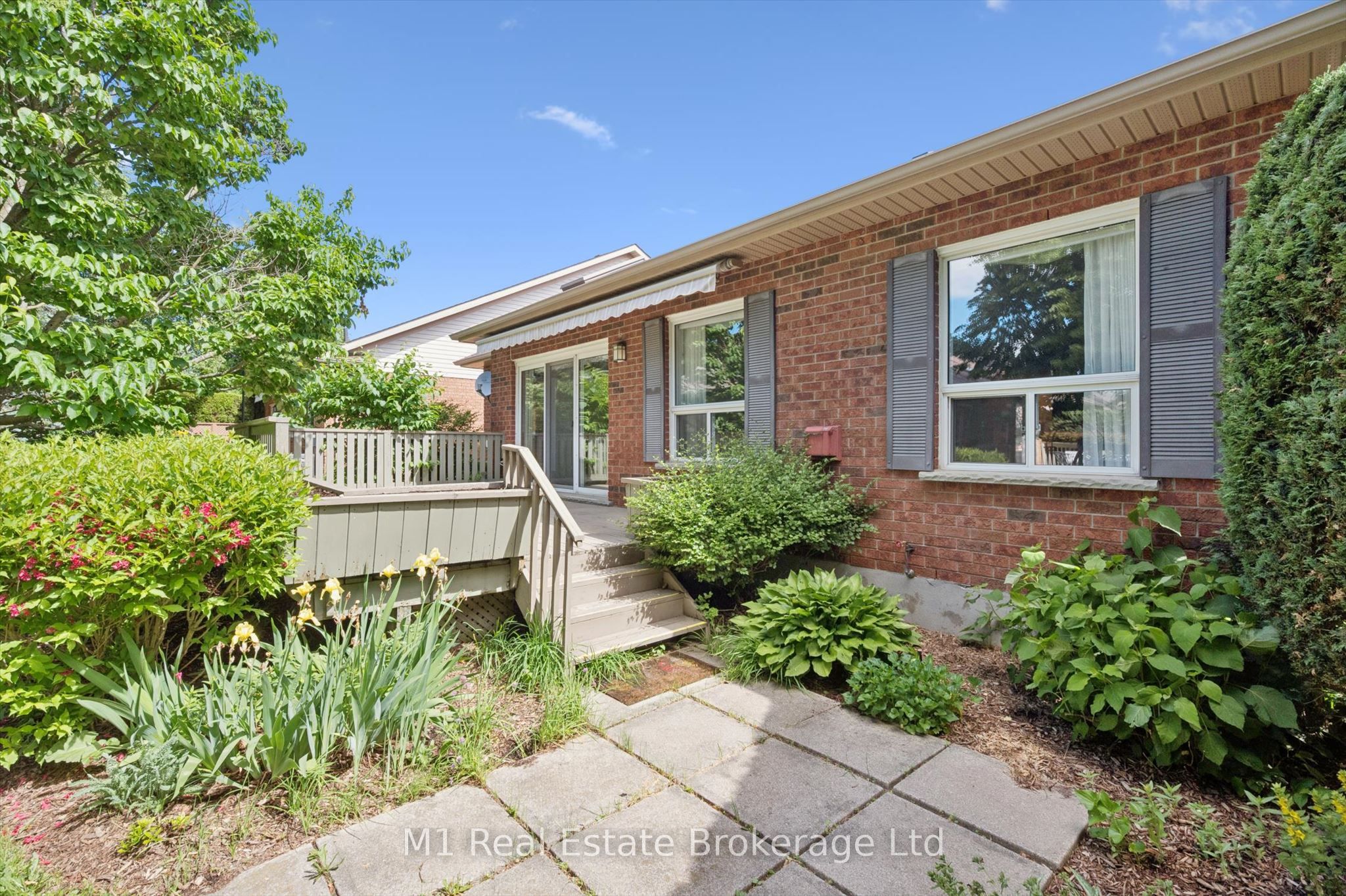 55 Honeysuckle Drive, Guelph, ON N1G 4X7 photo 3