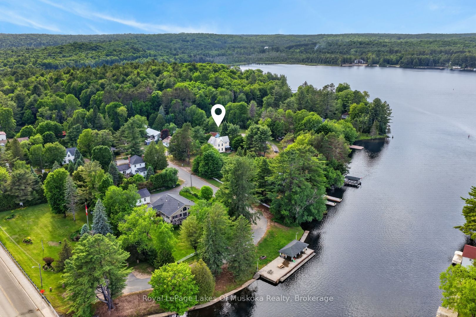 4 Spruce Street E, Lake of Bays, ON P0B 1A0 photo 2