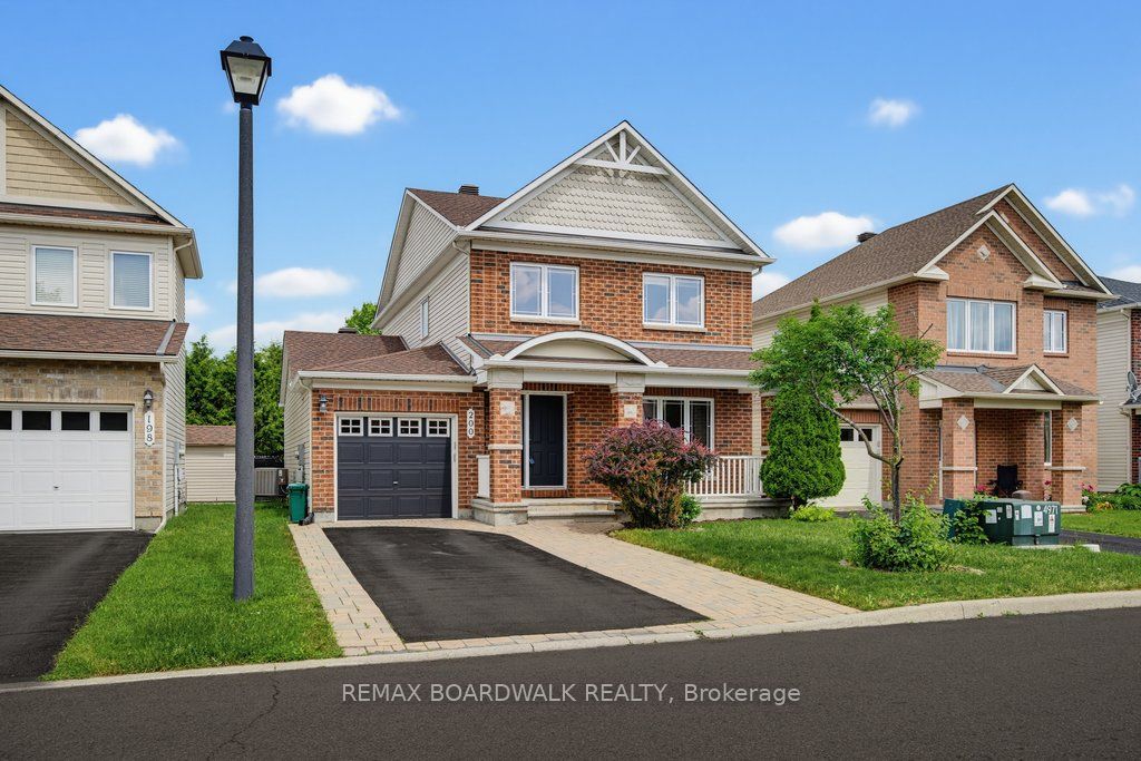 200 Branthaven Street, Orleans - Cumberland and Area, ON K4A 0H7 photo 2