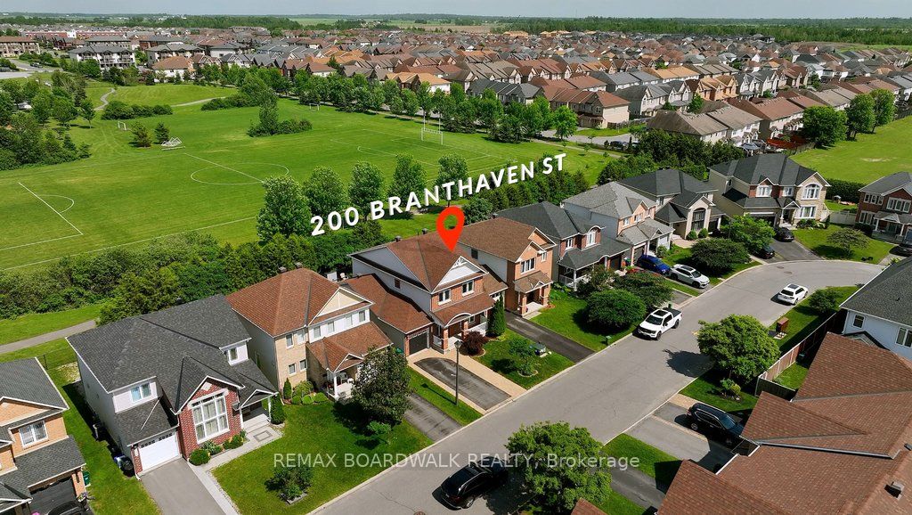200 Branthaven Street, Orleans - Cumberland and Area, ON K4A 0H7 photo 4