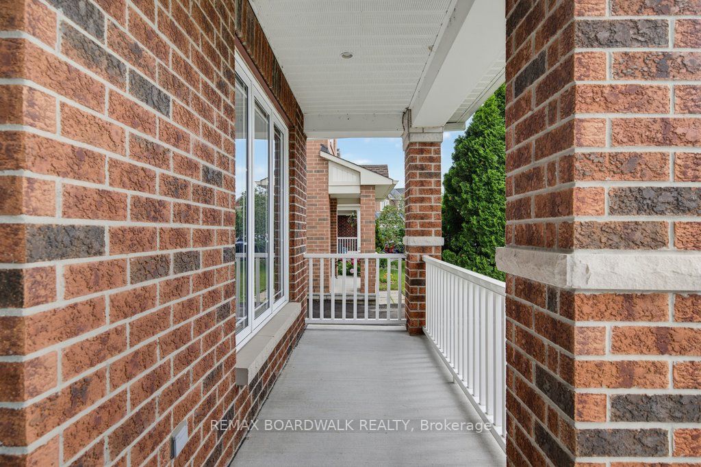 200 Branthaven Street, Orleans - Cumberland and Area, ON K4A 0H7 photo 5