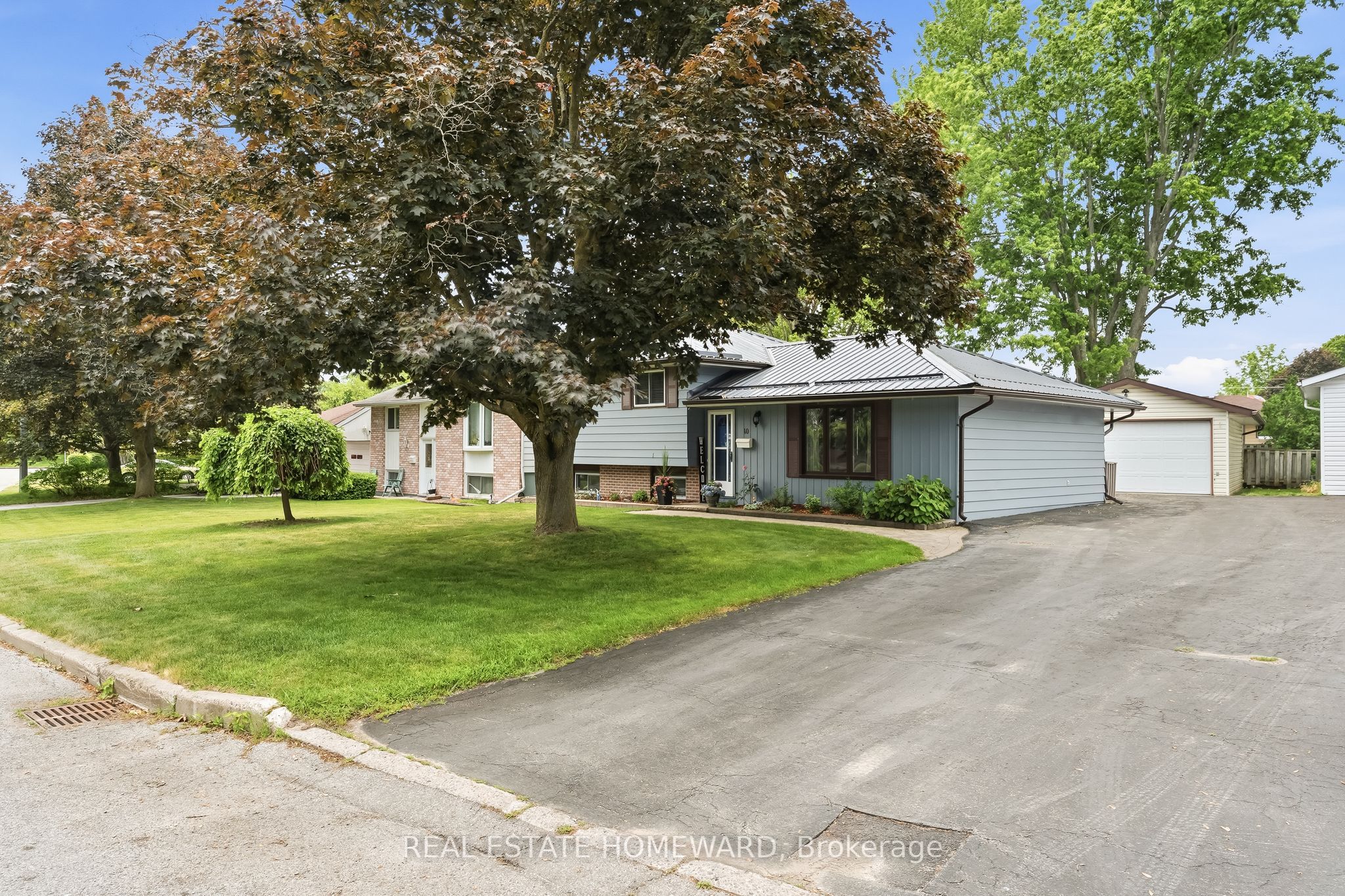 10 Cory Crescent, Quinte West, ON K8V 5W8 photo 3