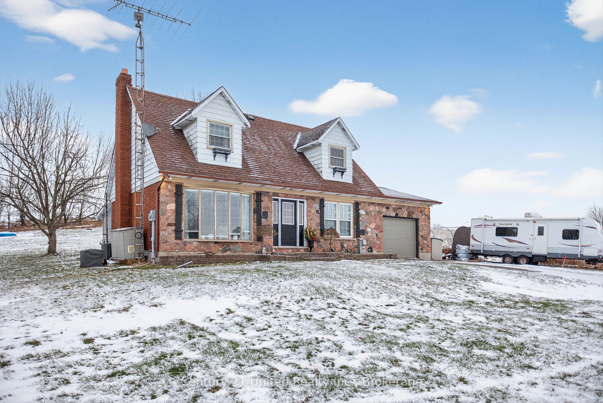965 Hiawatha Line, Otonabee-South Monaghan, ON K9J 6X8 photo 4